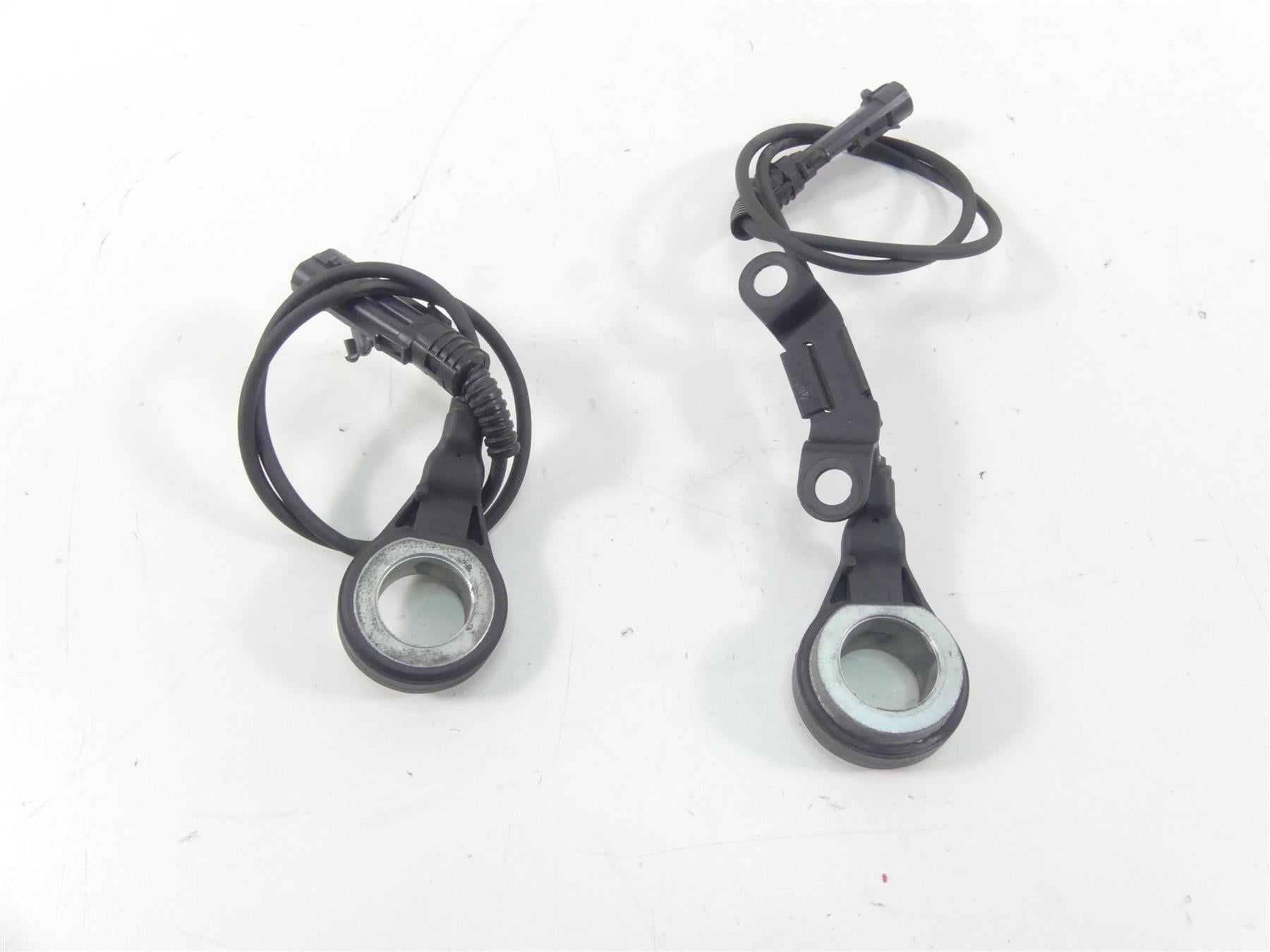 2013 Harley Touring FLHTP Electra Glide Abs Brake Wheel Speed Sensors 40615-08 {{ shop.shopifyCountryName }} - Mototech271