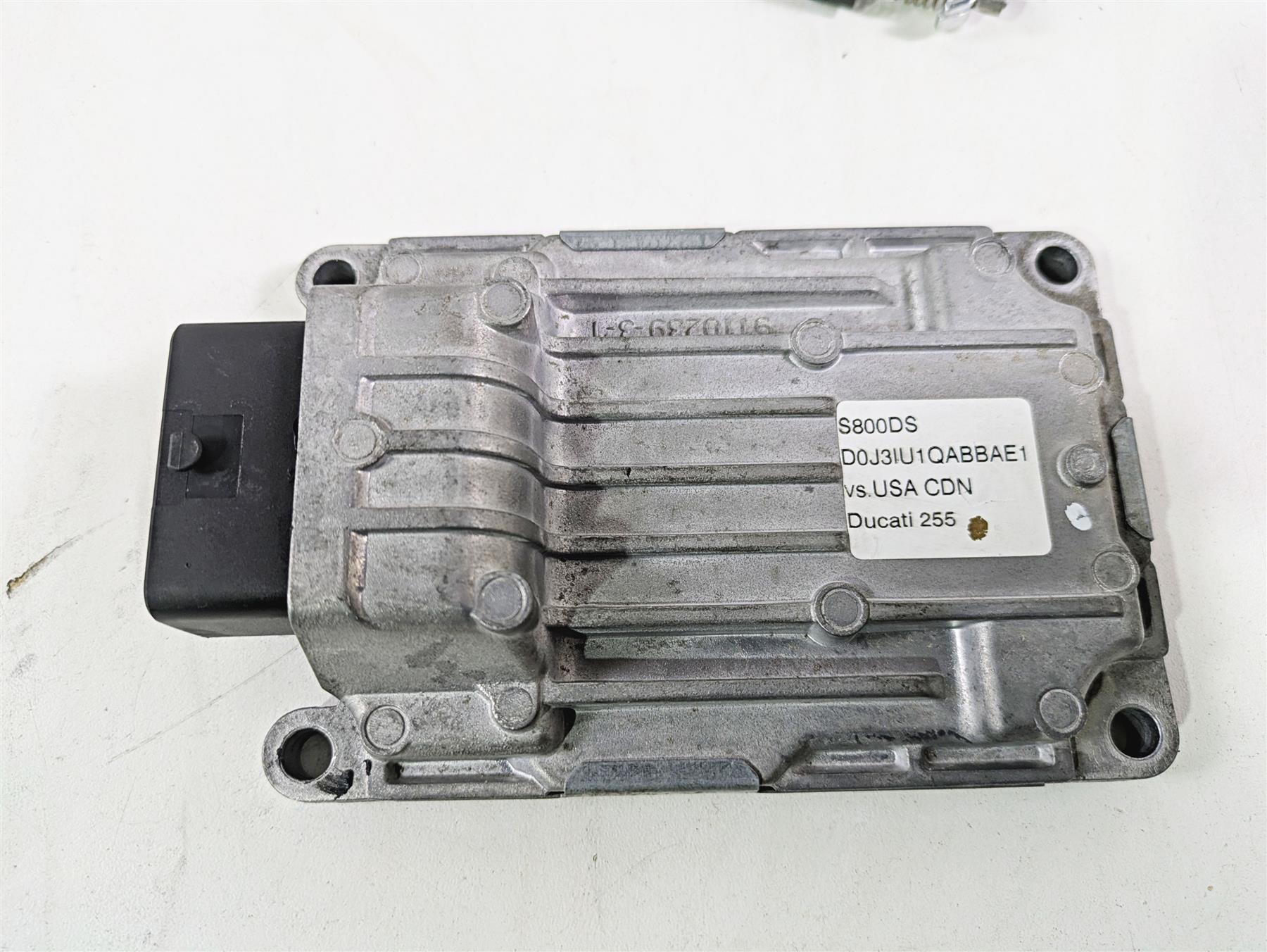 2022 Ducati Scrambler Desert Sled Cdi & Ignition Switch Key Set - Read 28641852A {{ shop.shopifyCountryName }} - Mototech271