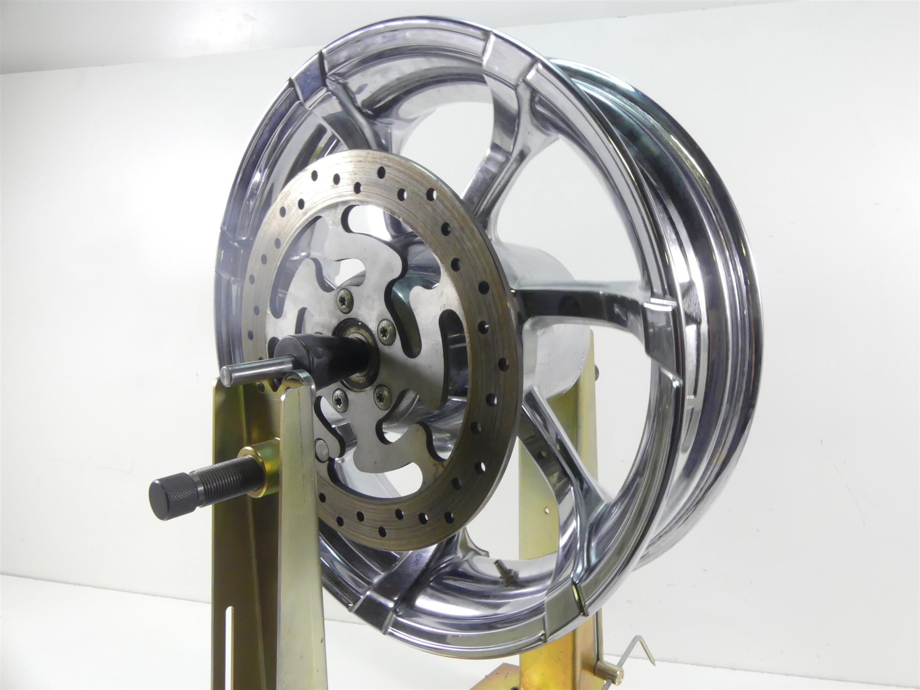 2010 Harley Touring FLHX Street Glide Rear Agitator CVO 18x5 Chrome Wheel Rim {{ shop.shopifyCountryName }} - Mototech271