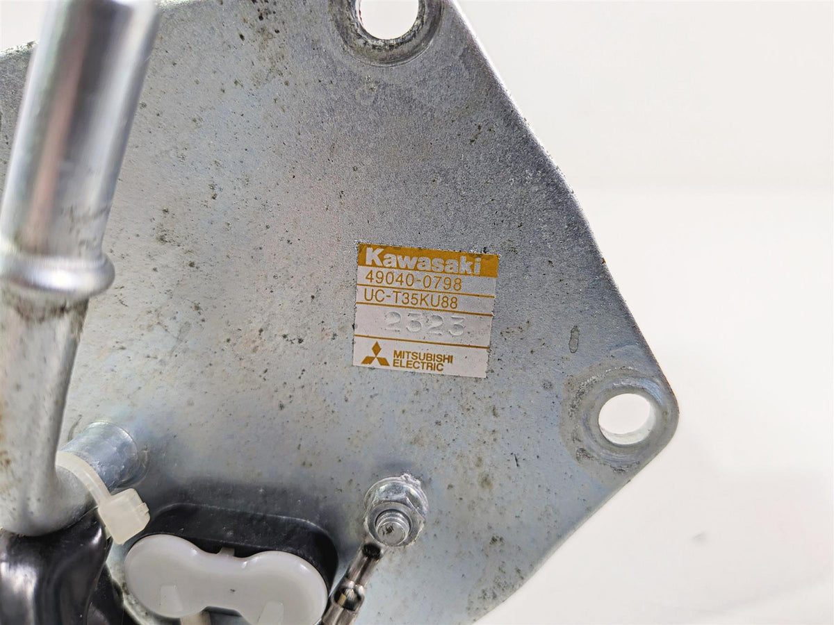 2022 Kawasaki ZX10R ZX1000 Ninja Fuel Gas Petrol Pump 49040-0798 {{ shop.shopifyCountryName }} - Mototech271