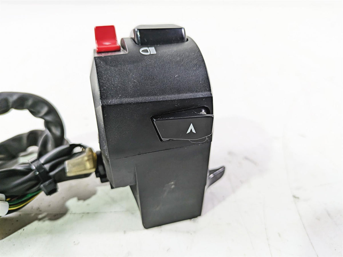 2016 Suzuki GSXR1000 Left Hand Turn Signal Lights Control Switch 37400-47H10 {{ shop.shopifyCountryName }} - Mototech271