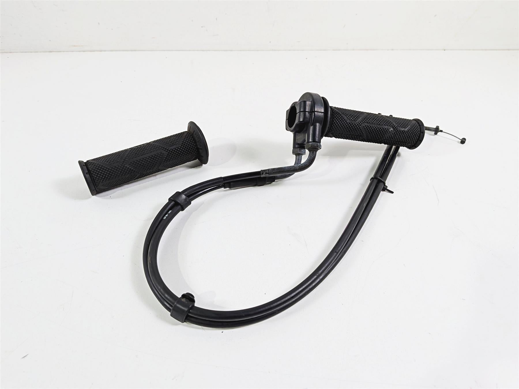 2008 Aprilia RSVR 1000 Factory Throttle Grip Handle Set AP8118566 {{ shop.shopifyCountryName }} - Mototech271