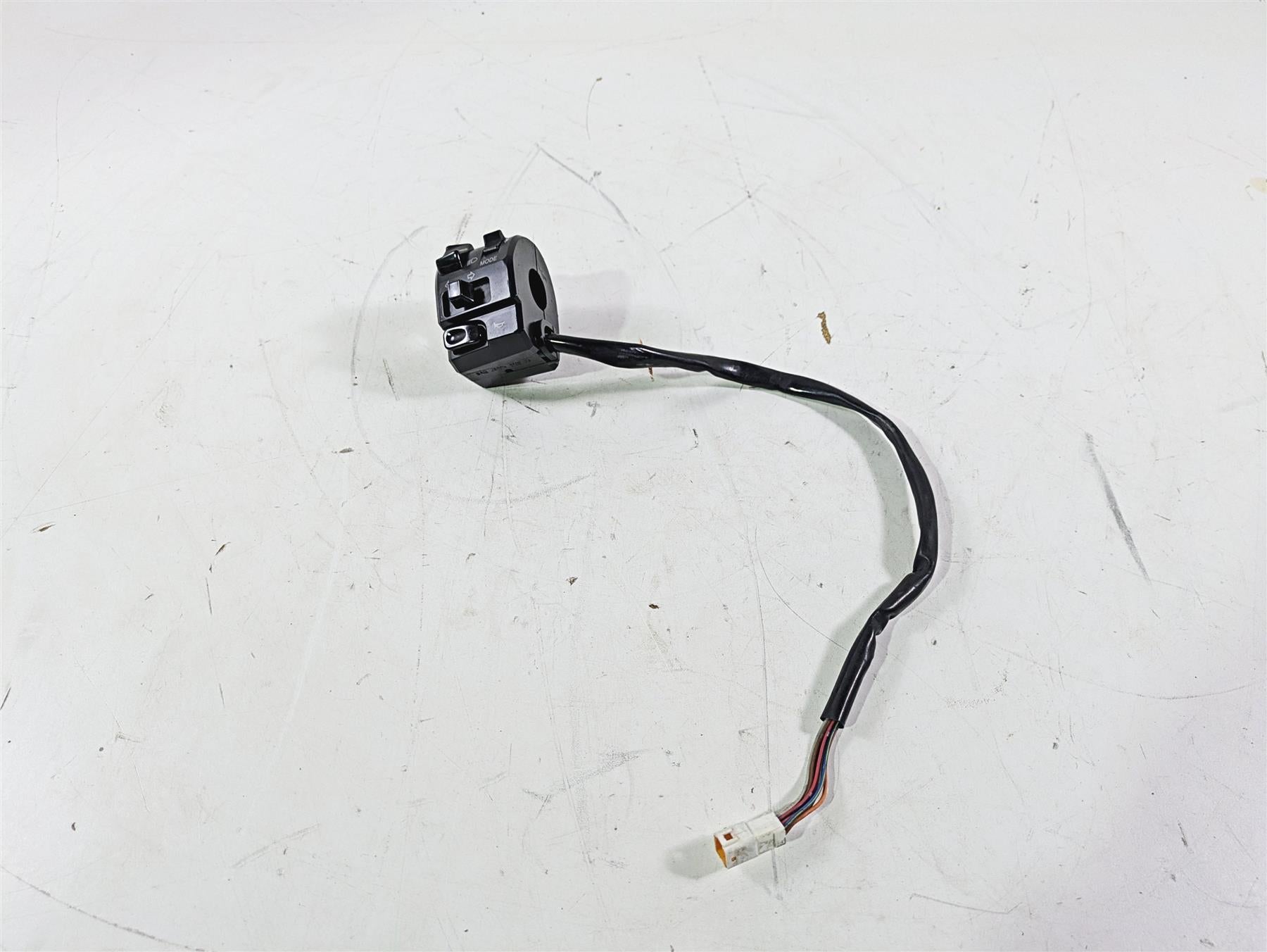 2009 Ducati Monster 1100 S Left Hand Light Horn Control Switch 65110101A {{ shop.shopifyCountryName }} - Mototech271