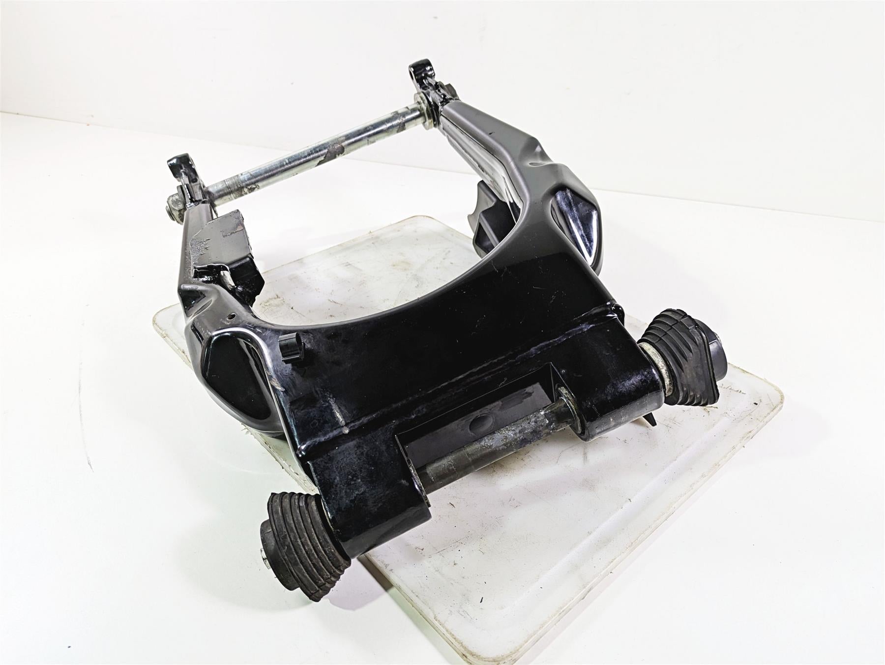 2010 Harley Touring FLHTK Electra Glide Swingarm Swing Arm Axle 47549-09A {{ shop.shopifyCountryName }} - Mototech271