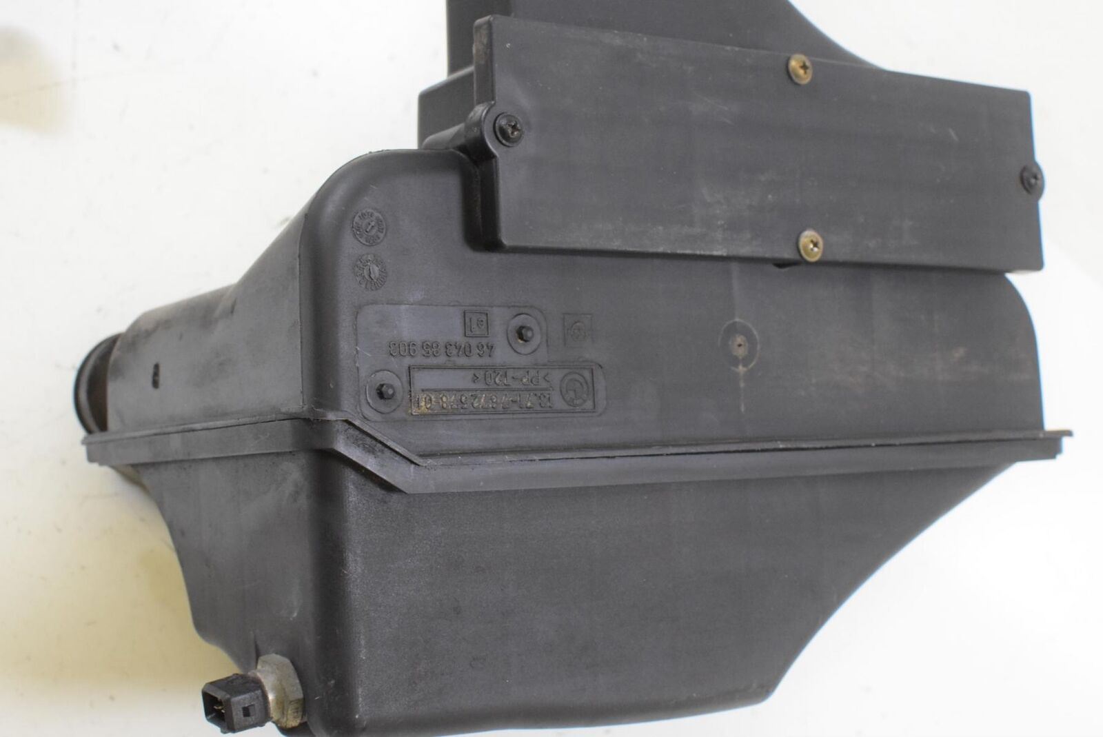 09 BMW K1200LT K1200 LT 89V3 Air Box Cleaner Breather Filter Housing13717672579 {{ shop.shopifyCountryName }} - Mototech271