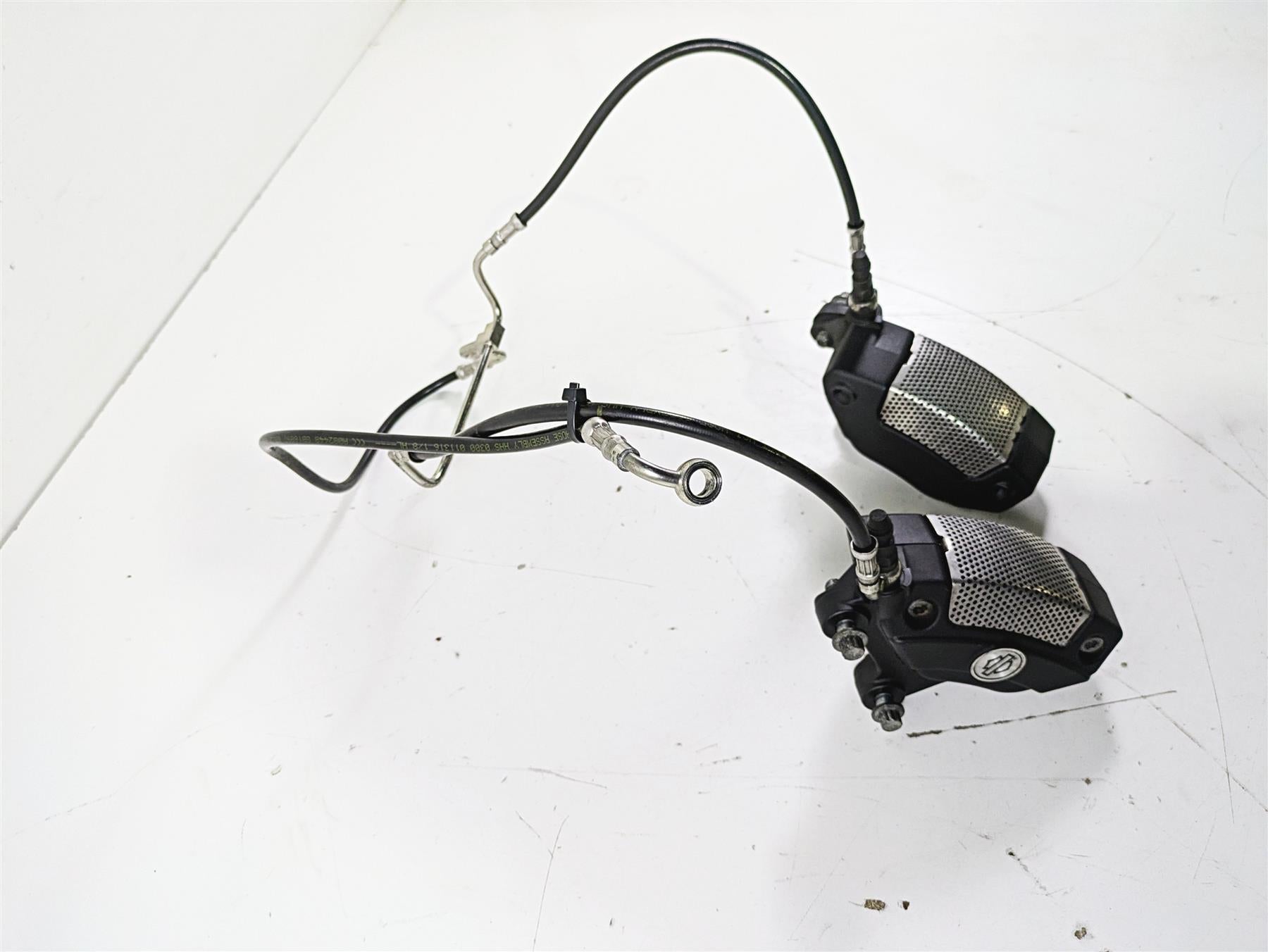 2016 Harley Touring FLTRX Road Glide Front Brake Caliper Set 43027-08 43023-08