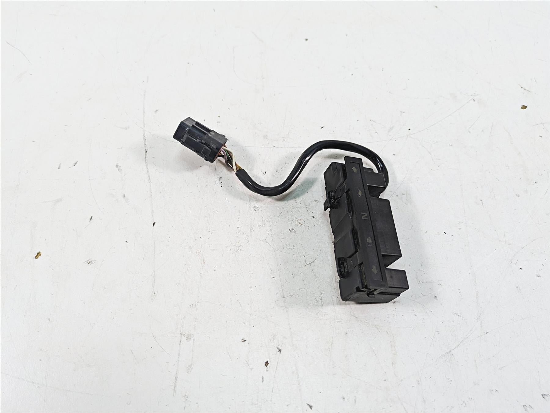 2000 Harley FXSTS Softail Springer Instrument Indicator Lights - Read 68113-99C {{ shop.shopifyCountryName }} - Mototech271