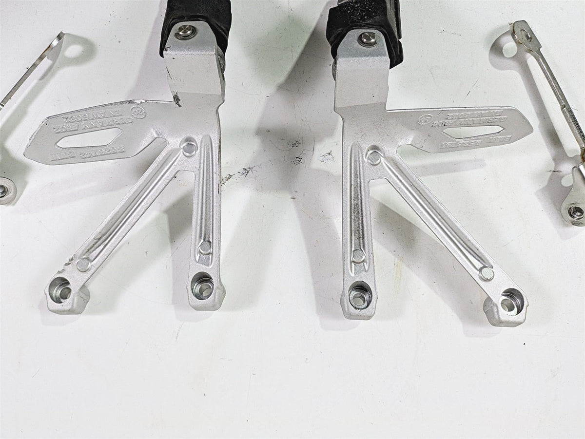 2021 BMW R1250GS K51 Adv Rear Passenger Footpeg Rest Set 46718526741 46718526742 {{ shop.shopifyCountryName }} - Mototech271