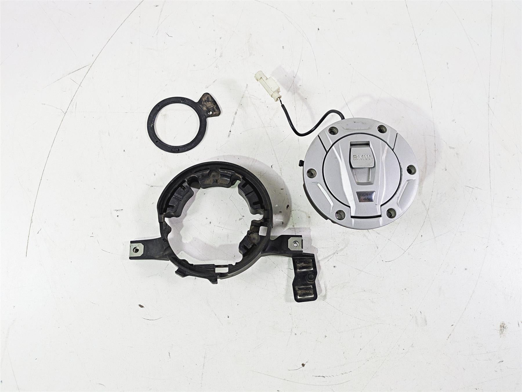 2015 BMW K1600 GT K48 Keyless Fuel Gas Tank Lid Cap Inlet 16118549495 {{ shop.shopifyCountryName }} - Mototech271