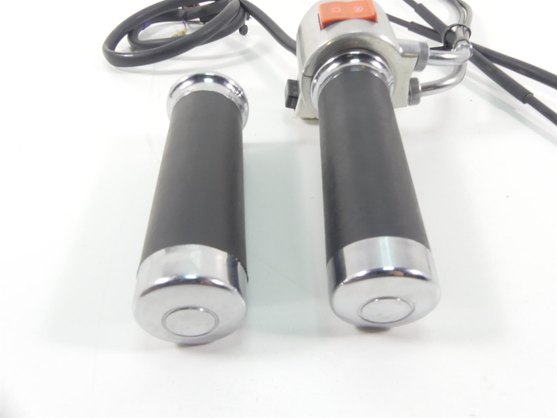 2003 Honda VT1100 C2 Shadow Sabre Right Control Switch & Throttle 35013-MAH-A02 {{ shop.shopifyCountryName }} - Mototech271
