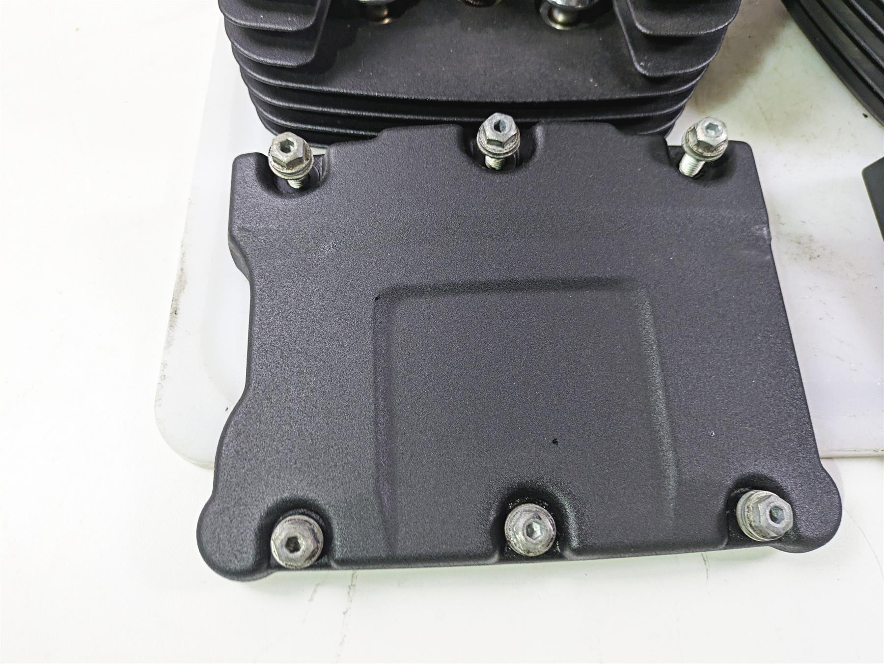 2015 Harley FXDF Dyna Fat Bob Cylinderhead Cylinder Head Set 103 16500092 {{ shop.shopifyCountryName }} - Mototech271