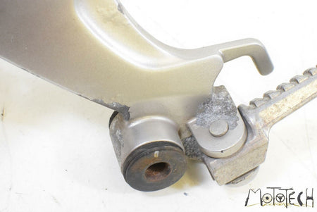 2005 Kawasaki ZZR1200 ZX1200 Rear Footpeg Peg Rest Set 35063-1219-458 {{ shop.shopifyCountryName }} - Mototech271