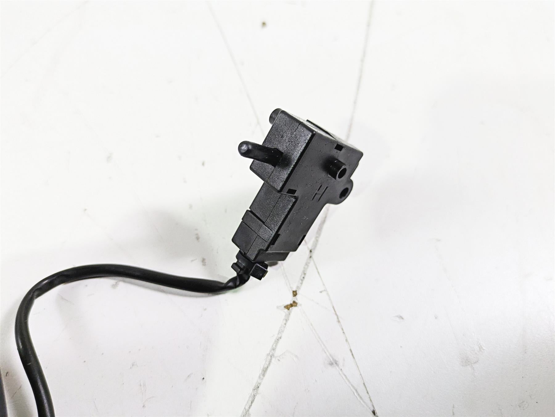 2019 Triumph Speed Triple RS 1050 Left Hand Control Switch READ T2044780 {{ shop.shopifyCountryName }} - Mototech271