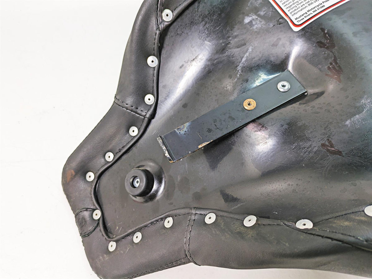 1999 Harley Touring FLHTC Electra Glide Seat Saddle Mustang Wide Studded 76652 {{ shop.shopifyCountryName }} - Mototech271