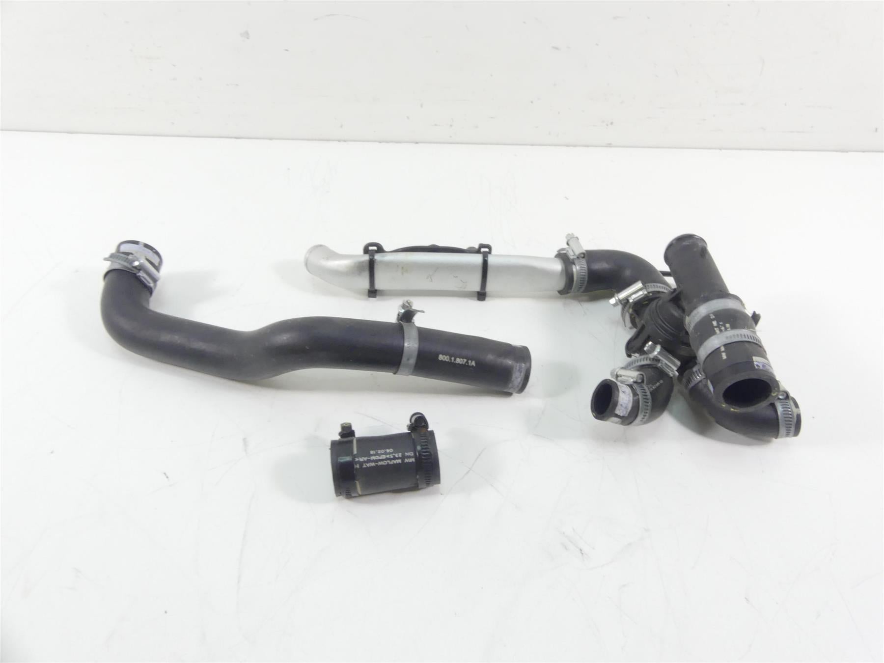 2018 Ducati Panigale 1100 V4 S Water Coolant Hoses Thermostat 55320161A | Mototech271