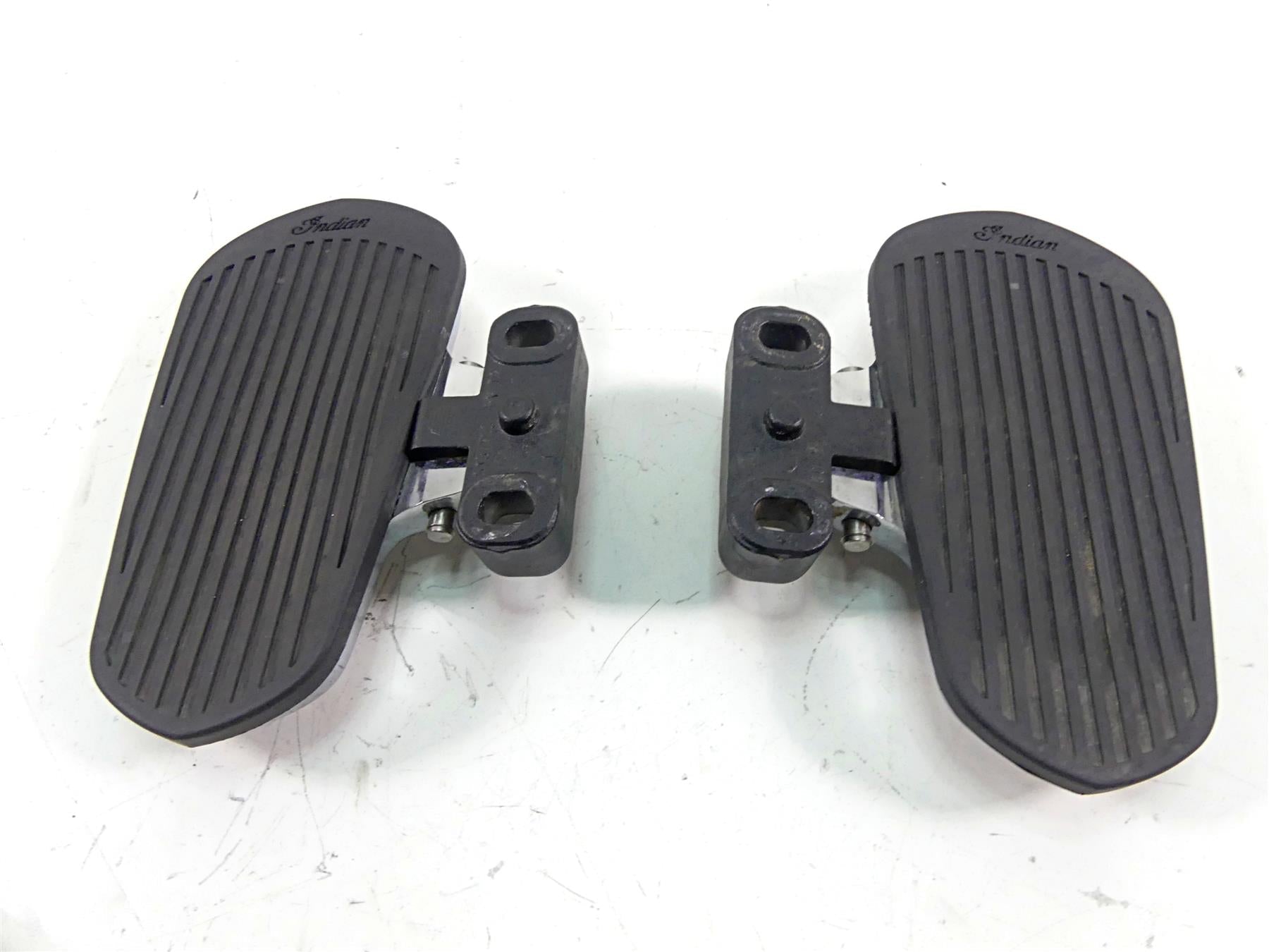 2019 Indian Chieftain Classic Rear Passenger Floor Board Floorboard Set 5137789 | Mototech271