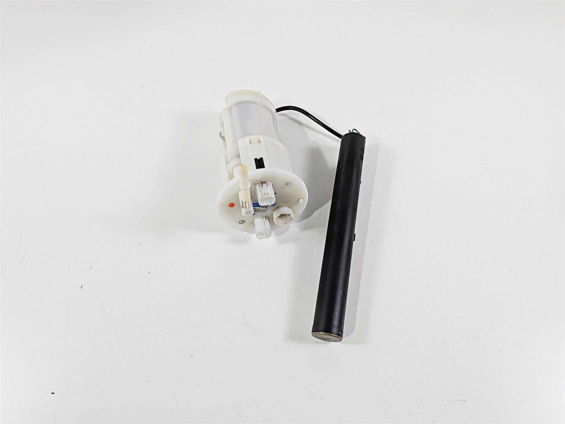 2019 Triumph Speed Triple RS 1050 Fuel Gas Petrol Pump -Tested T2400735 T2405926 {{ shop.shopifyCountryName }} - Mototech271