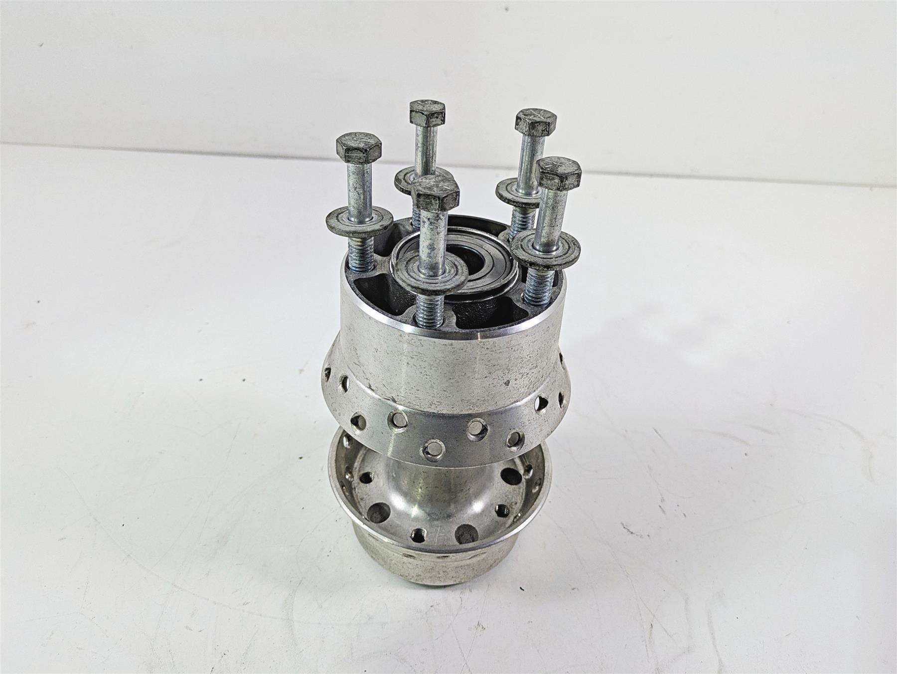 2020 Harley Softail FXST Standard Rear Wheel Hub Spoke Rim 40700-08A {{ shop.shopifyCountryName }} - Mototech271