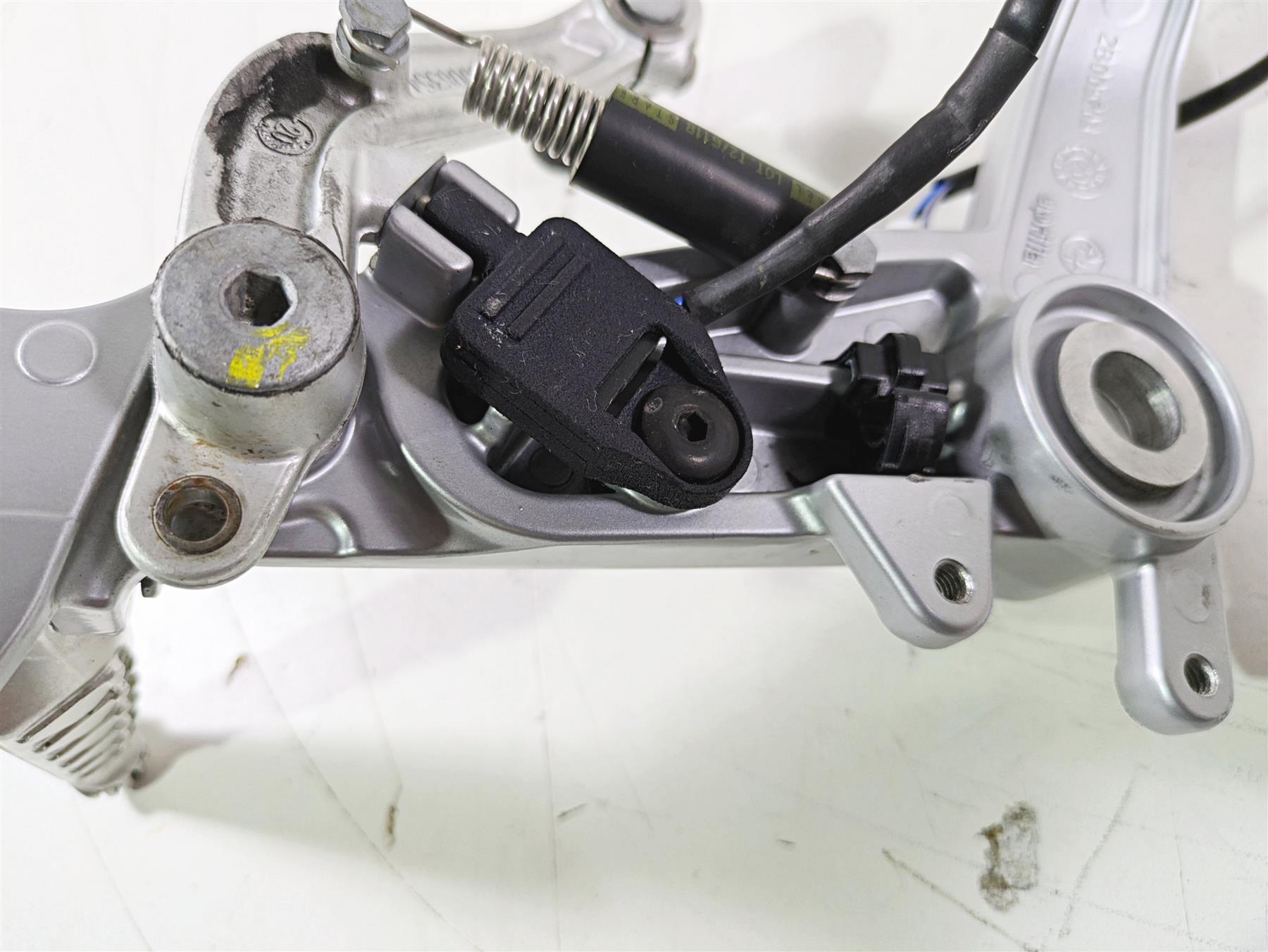 2021 Aprilia RS660 Right Rider Footpeg & Shifter Shift Lever 2B005203 2B006354 {{ shop.shopifyCountryName }} - Mototech271