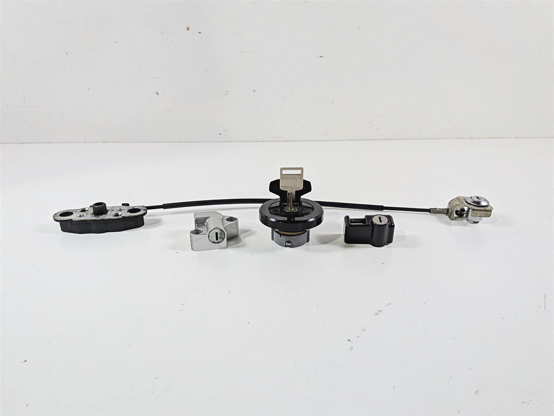 2014 Suzuki M109R VZR1800 Boulevard Key Lock Set 37000-49890 37000-49893 {{ shop.shopifyCountryName }} - Mototech271