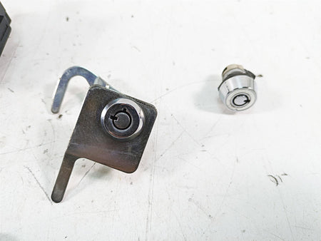 2008 Harley FLHTCU Electra Glide Ignition Switch Key Lock Set 71572-06 {{ shop.shopifyCountryName }} - Mototech271