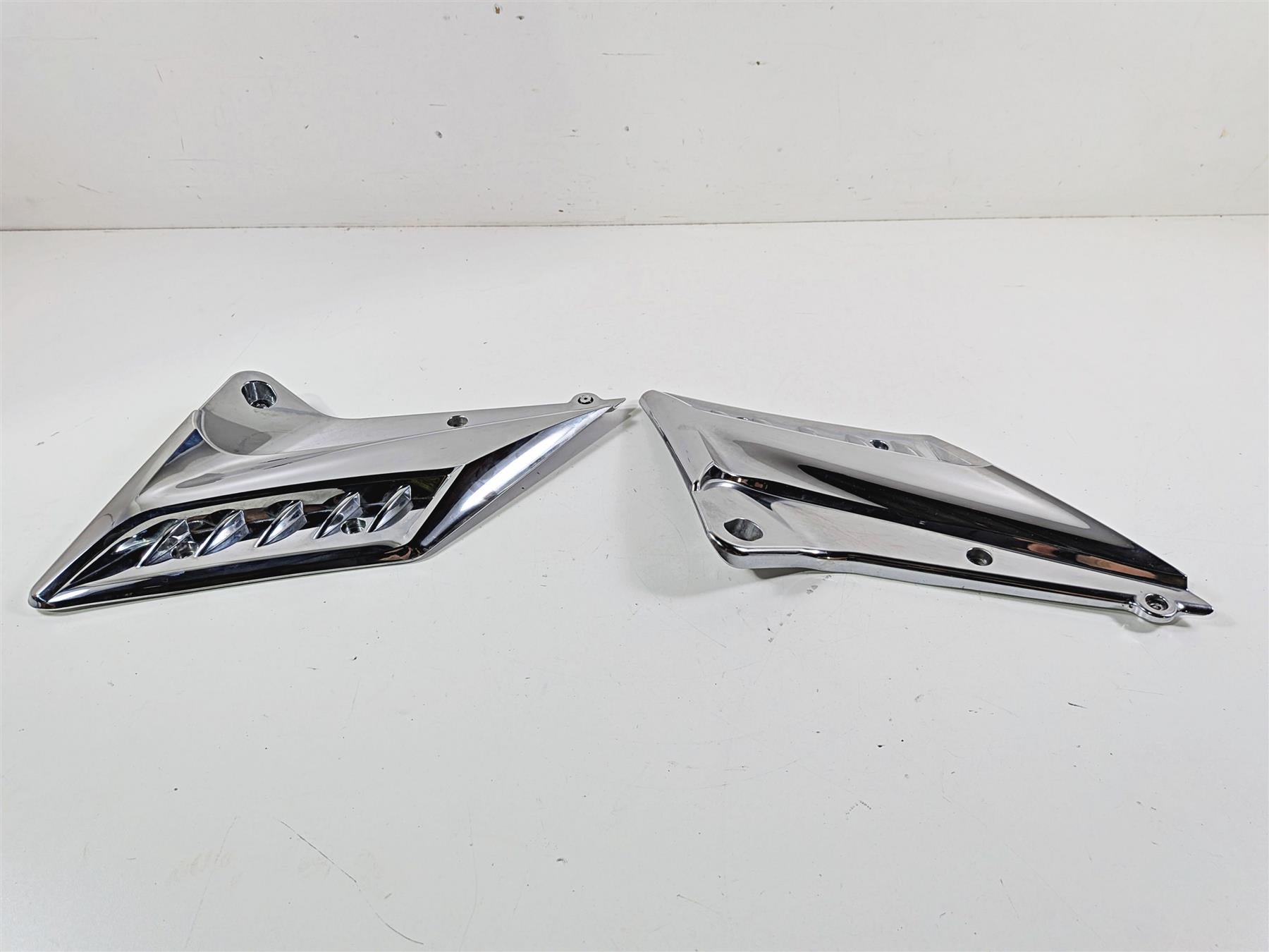 2009 Yamaha Waverunner FX1800 Cruiser Chrome Side Cover Set F1W-U377G-01 {{ shop.shopifyCountryName }} - Mototech271