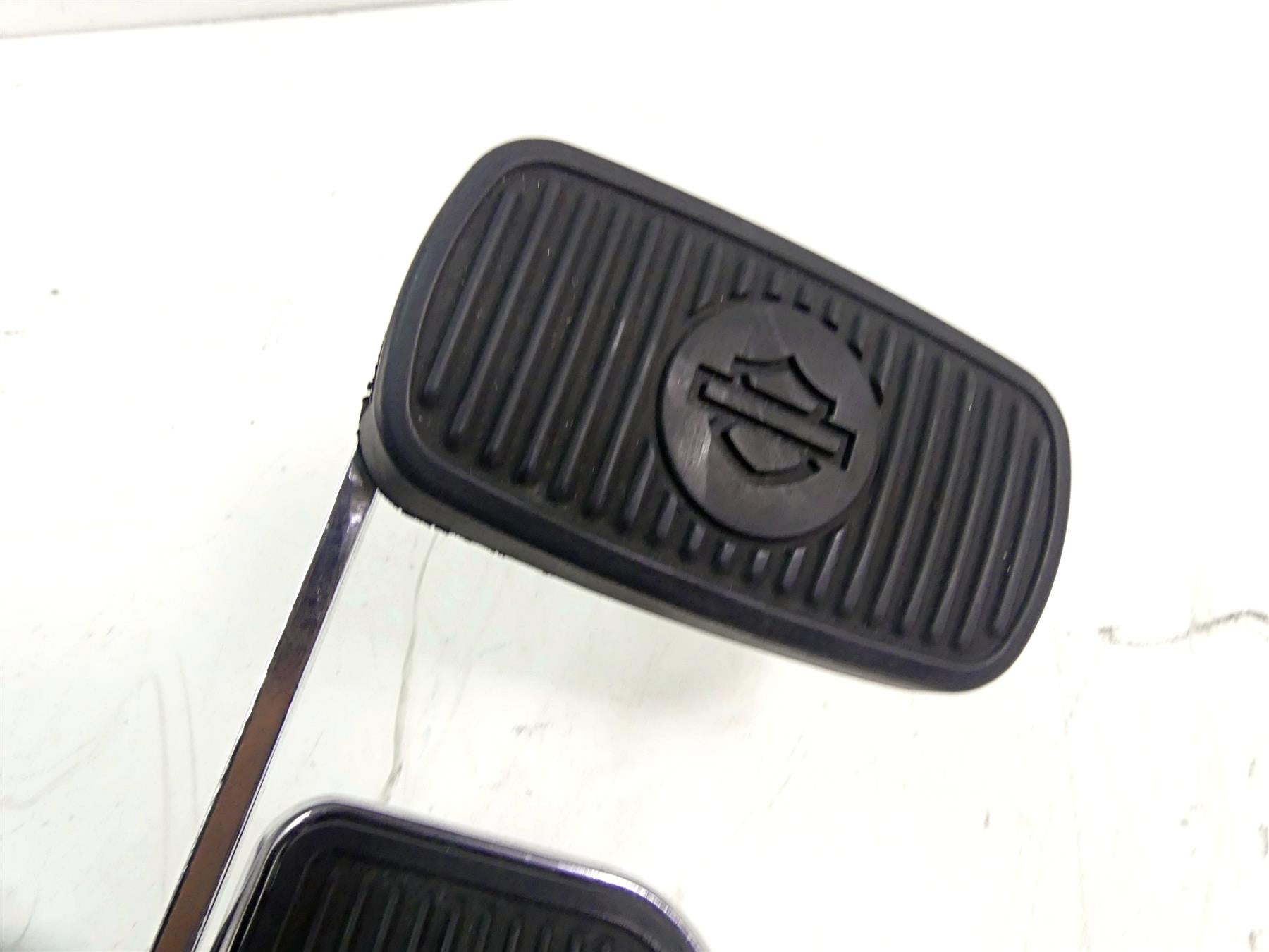 2010 Harley Touring FLHRC Road King Front Left Right Floorboard Set 50621-06A {{ shop.shopifyCountryName }} - Mototech271