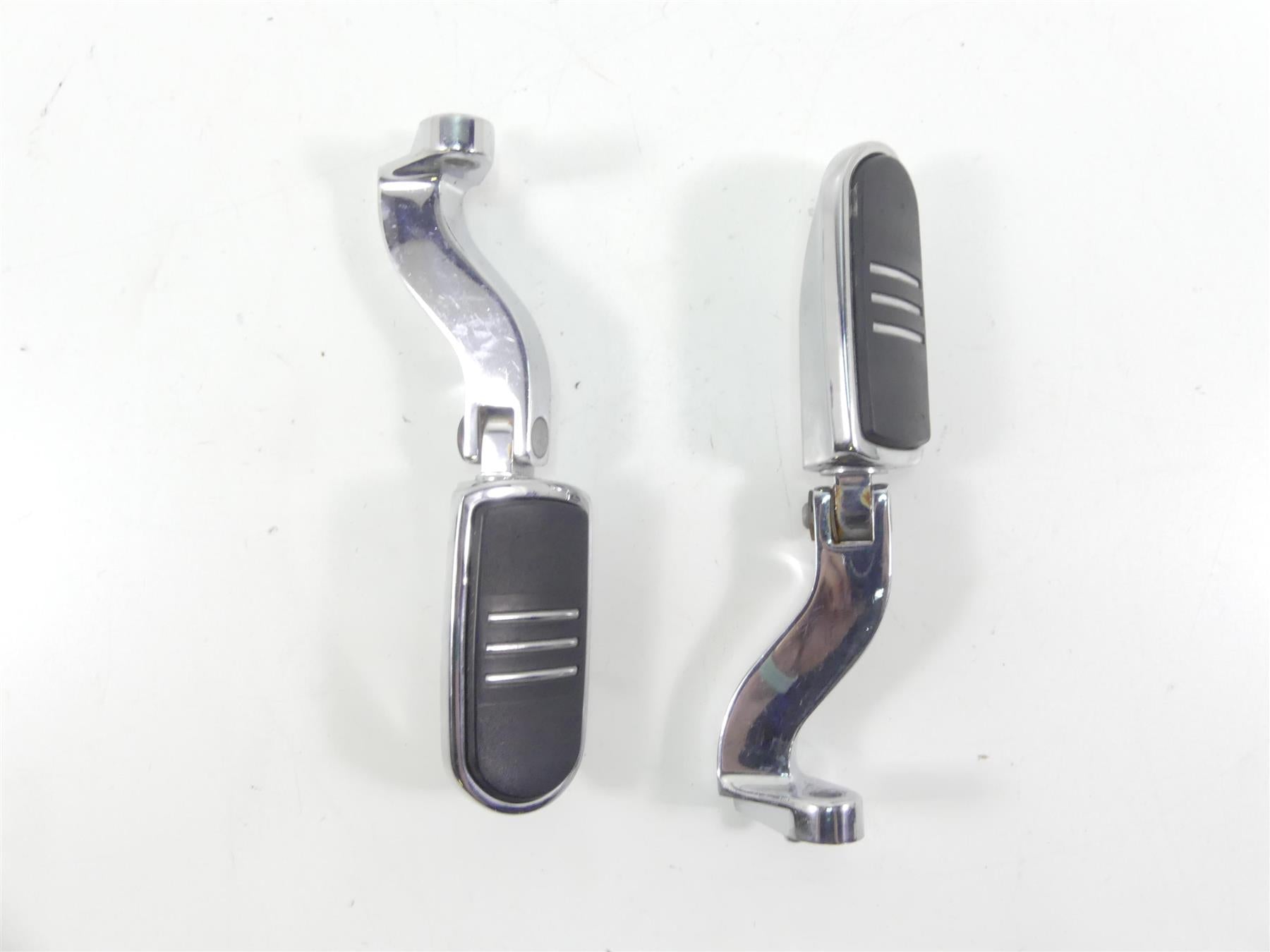 2013 Harley Touring FLHX Street Glide Rear Passenger Foot Peg Rest Set 49036-04A {{ shop.shopifyCountryName }} - Mototech271