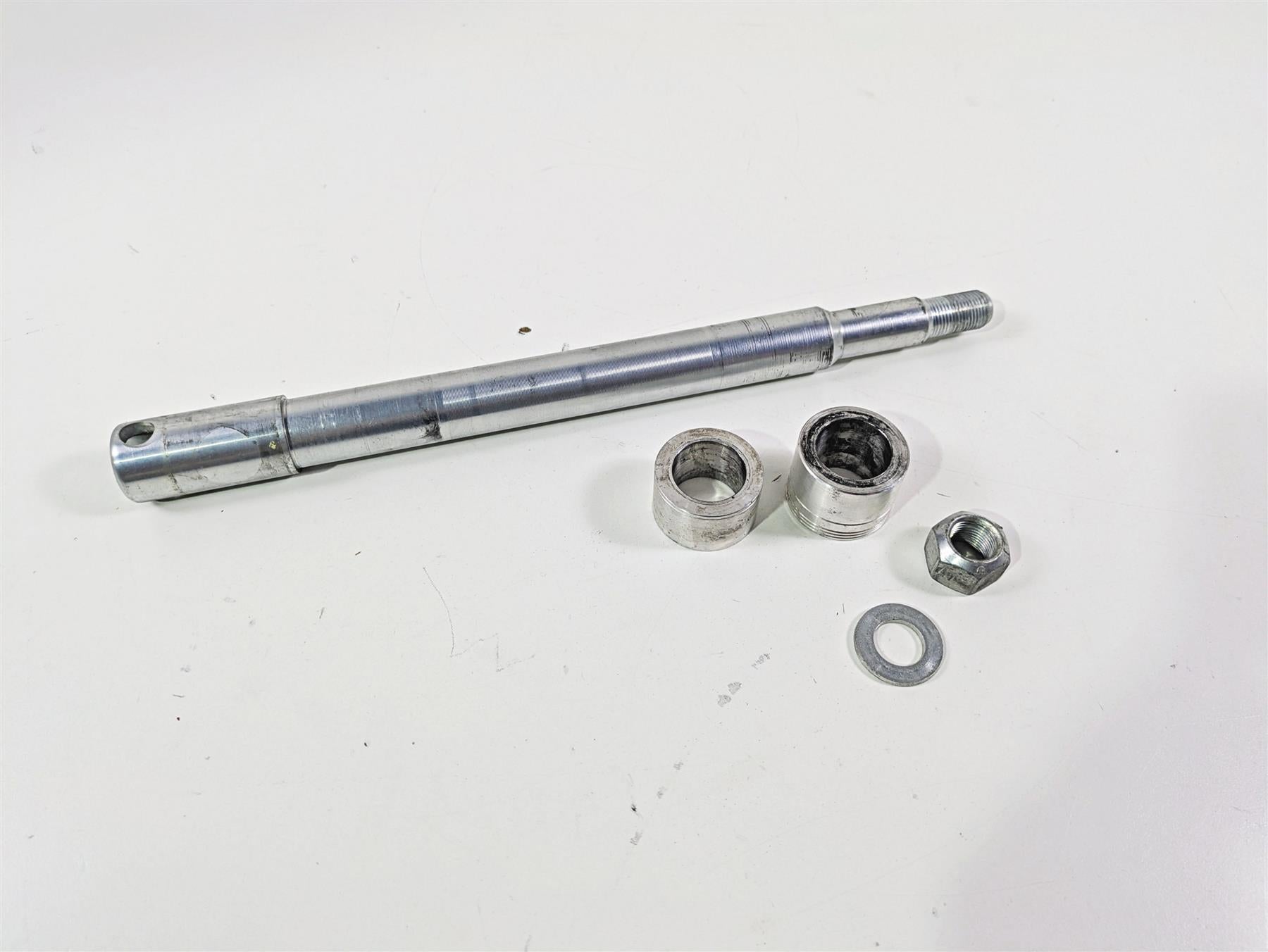 2016 Harley FXDF Dyna Fat Bob Front Axle Wheel Spindle 25mm 41547-07A {{ shop.shopifyCountryName }} - Mototech271