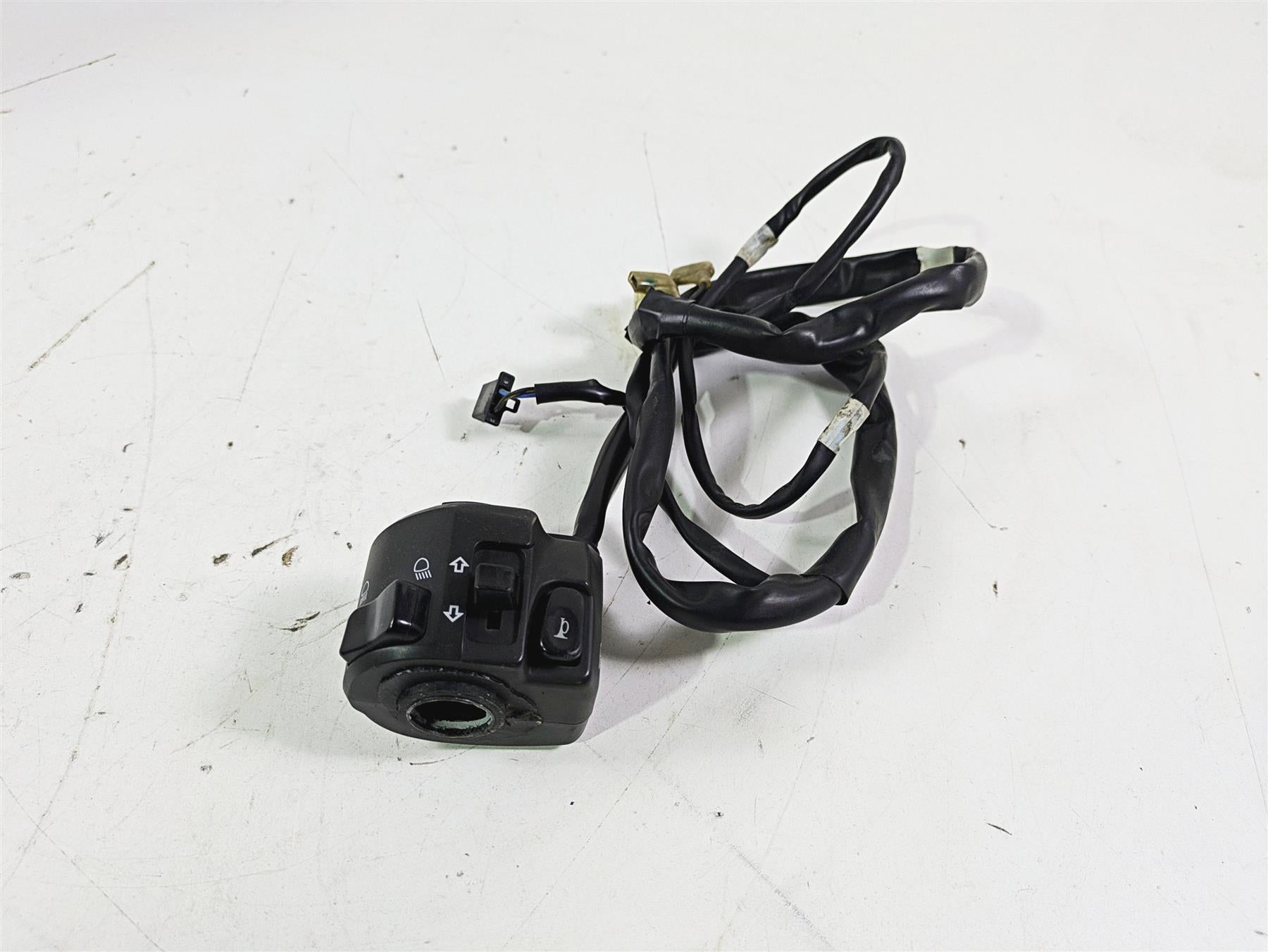 2012 Yamaha XT1200 Super Tenere Left Hand Control Switch 23P-83963-00-00 {{ shop.shopifyCountryName }} - Mototech271