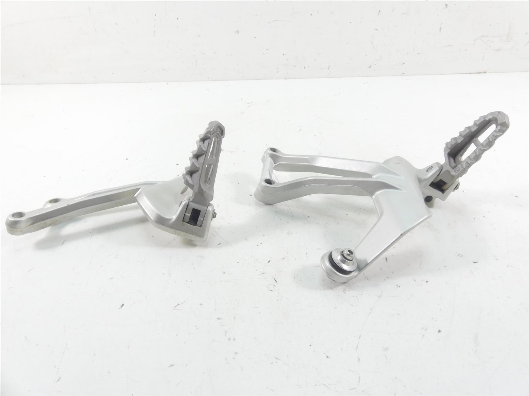 2020 Ducati Multistrada 1260 Enduro Rear Passenger Footpeg Rest Set 82412631AA {{ shop.shopifyCountryName }} - Mototech271