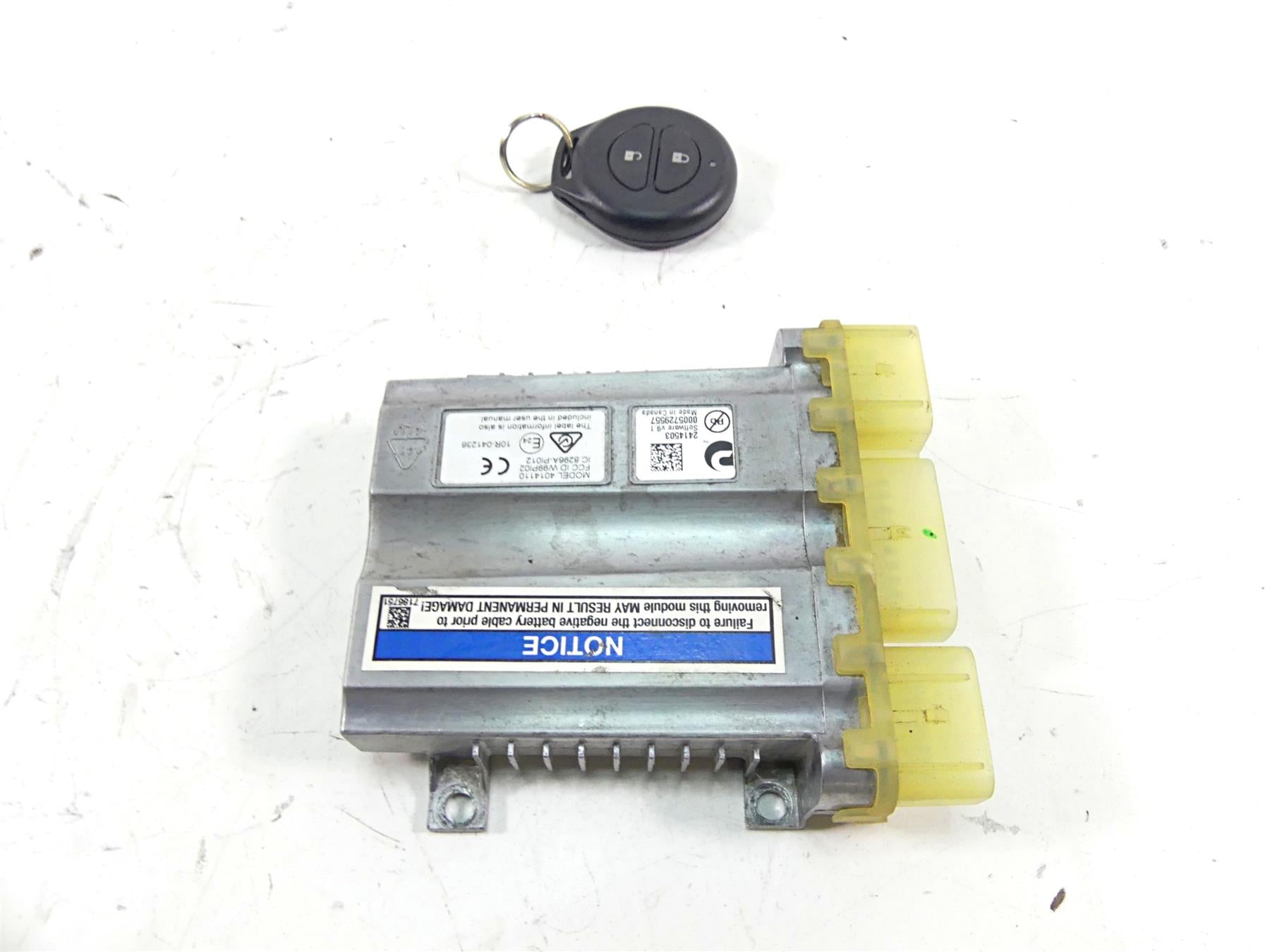 2019 Indian Chieftain Classic Vcm Vehicle Control Module & Fob 2414503 4014121 {{ shop.shopifyCountryName }} - Mototech271