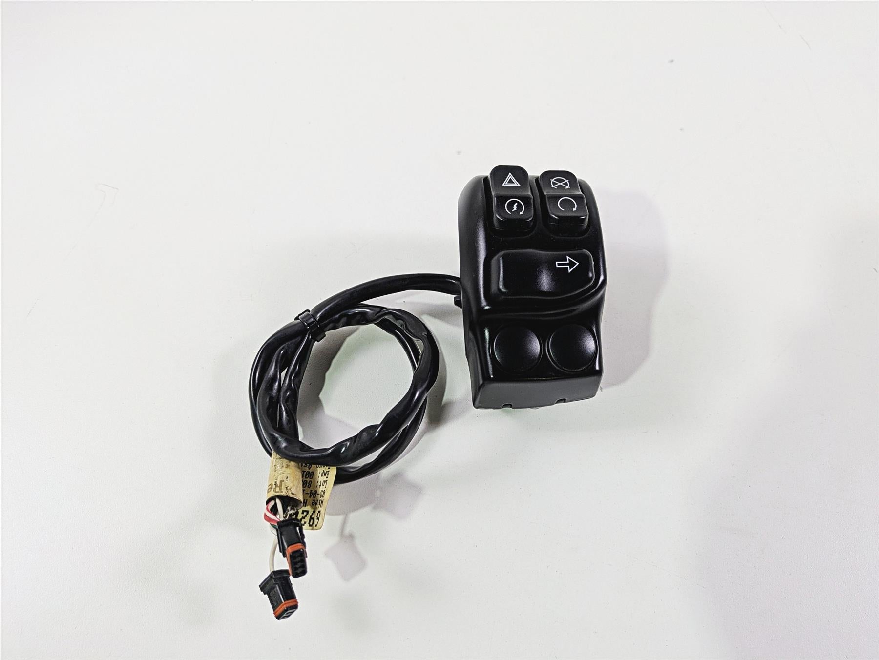 2016 Harley Touring FLHR Road King Right Hand Control Switch 71500127C {{ shop.shopifyCountryName }} - Mototech271