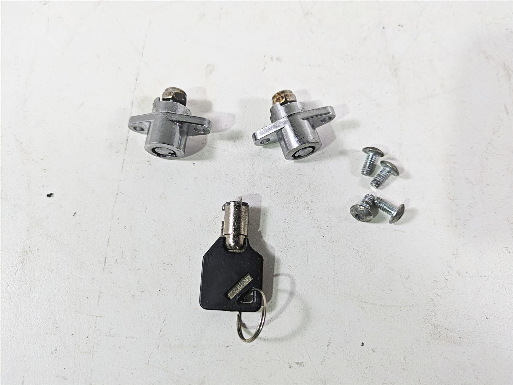 2020 Harley Touring FLHT Electra Glide Saddlebag Lock Key Set 90300024 {{ shop.shopifyCountryName }} - Mototech271