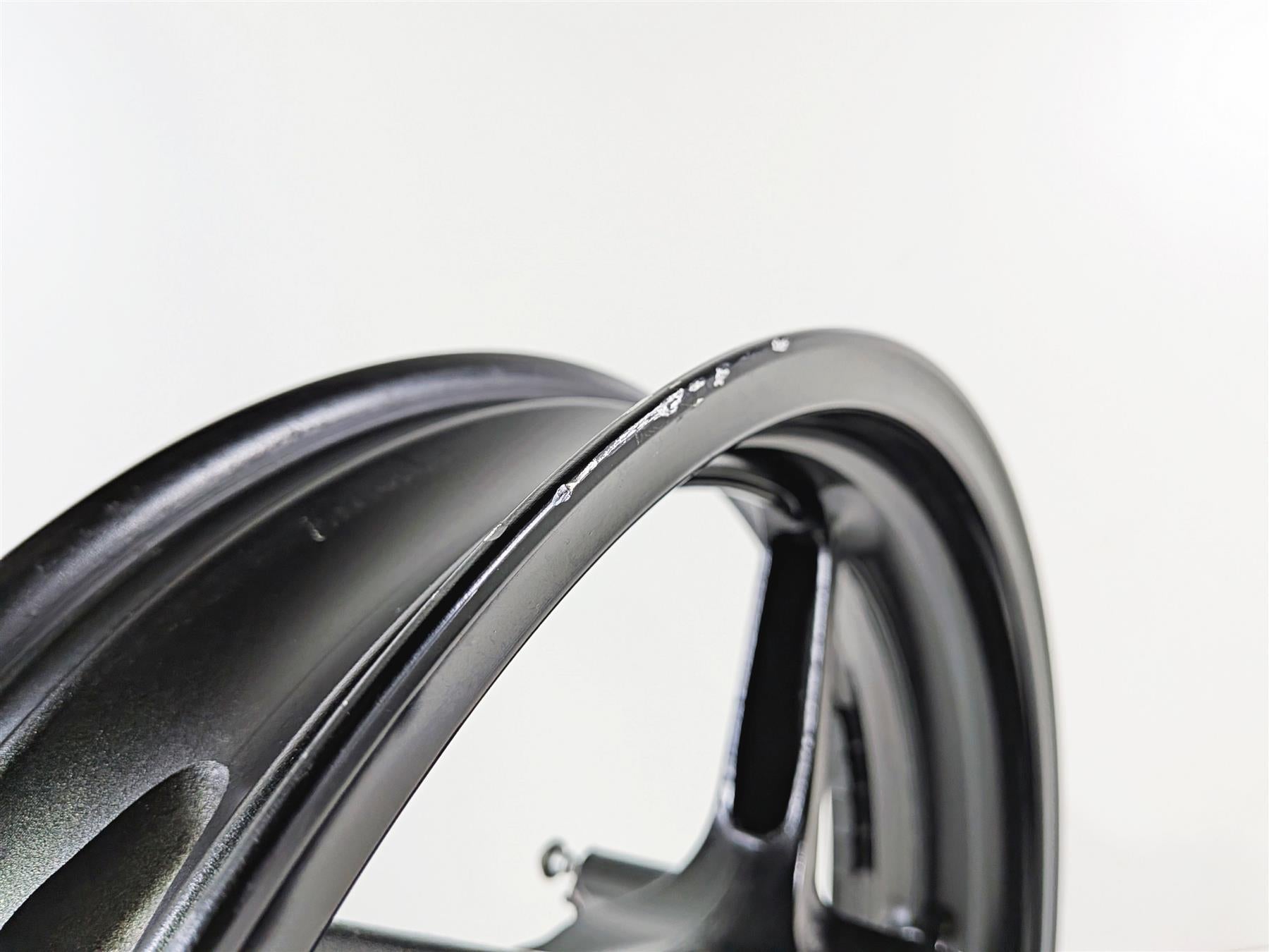 2008 Yamaha YZF R1 RN19 Straight Black Front Wheel Rim 17x3.5 5VY-25168-00 {{ shop.shopifyCountryName }} - Mototech271