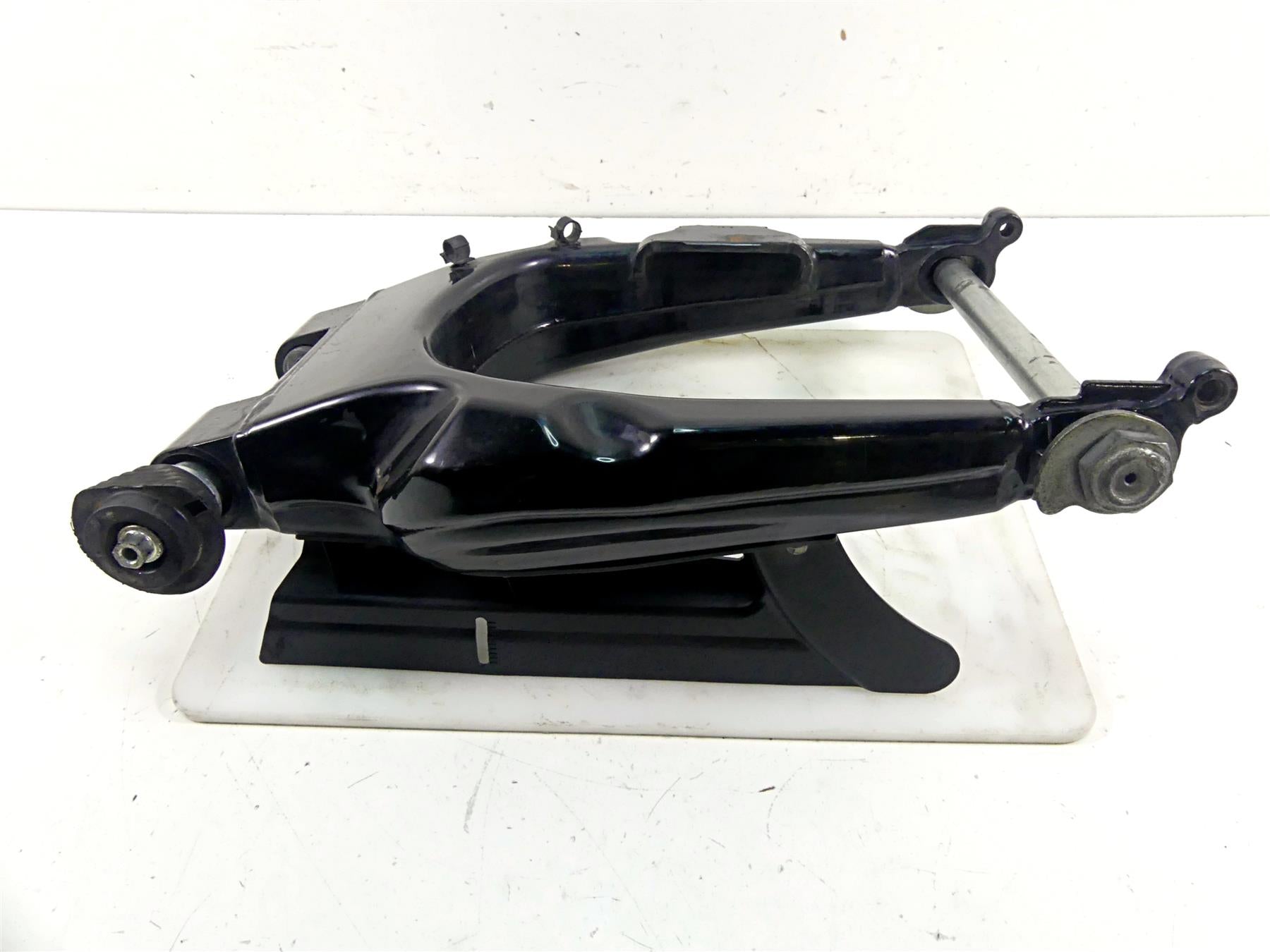 2010 Harley Touring FLHRC Road King Rear Swingarm Swing Arm 25mm Axle 47549-09A {{ shop.shopifyCountryName }} - Mototech271