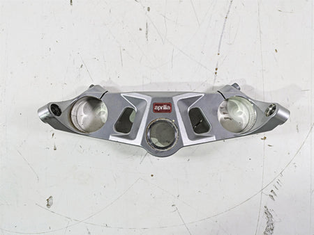 2021 Aprilia RS660 Upper Triple Tree Steering Clamp 2B005253 {{ shop.shopifyCountryName }} - Mototech271