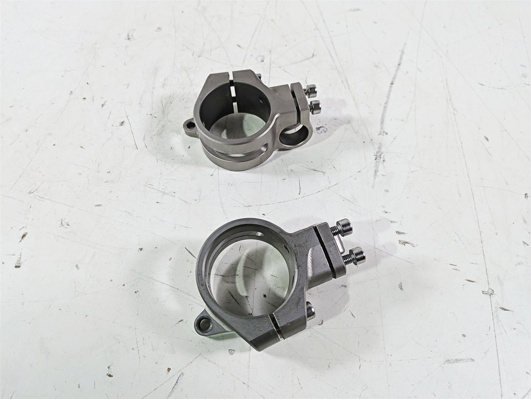 2020 Triumph Daytona 765 Moto2 Handle Bar Mounts Clamp Clip Ons T2042962 {{ shop.shopifyCountryName }} - Mototech271