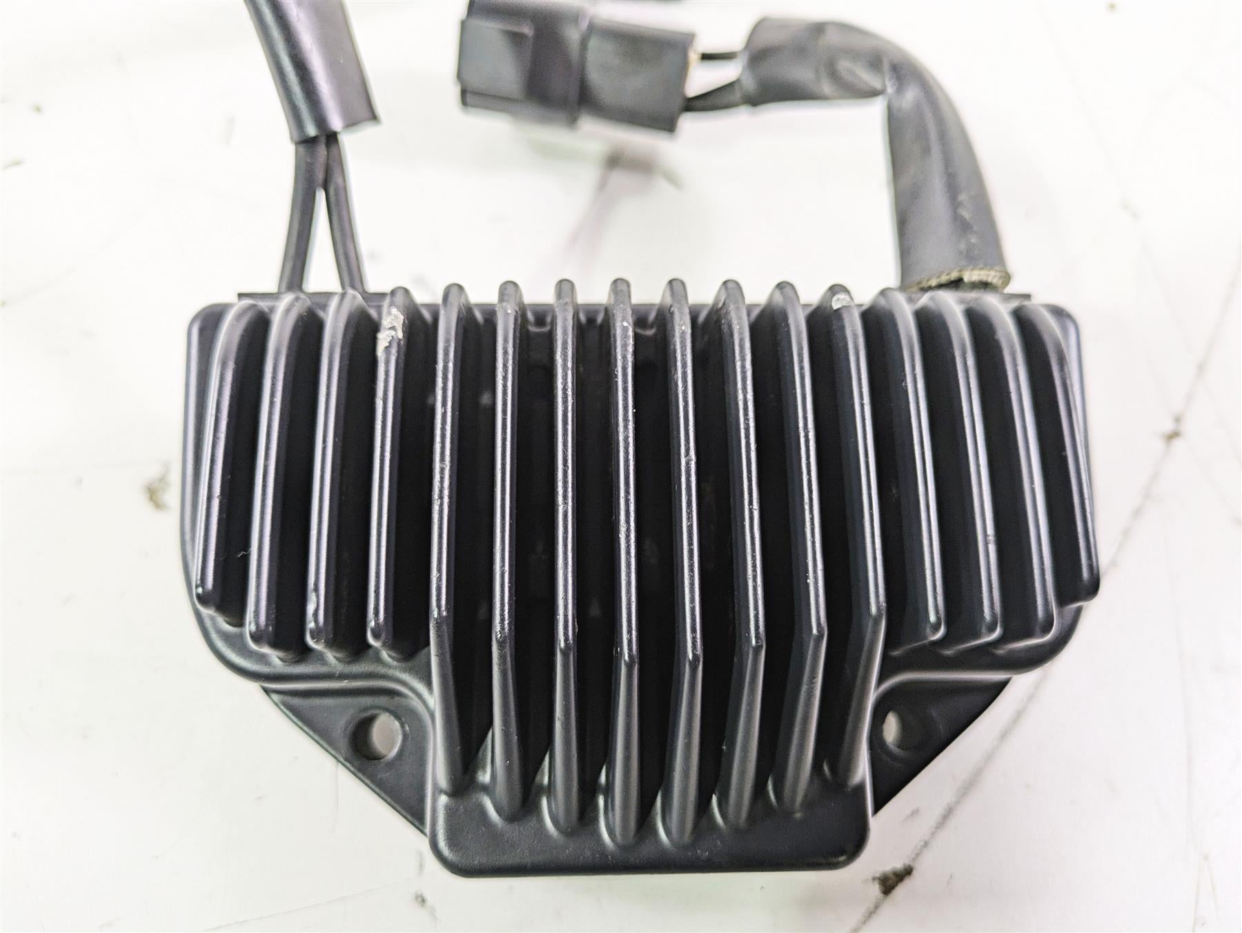 2007 Harley FXDWG Dyna Wide Glide Rectifier Voltage Regulator 74631-06 {{ shop.shopifyCountryName }} - Mototech271