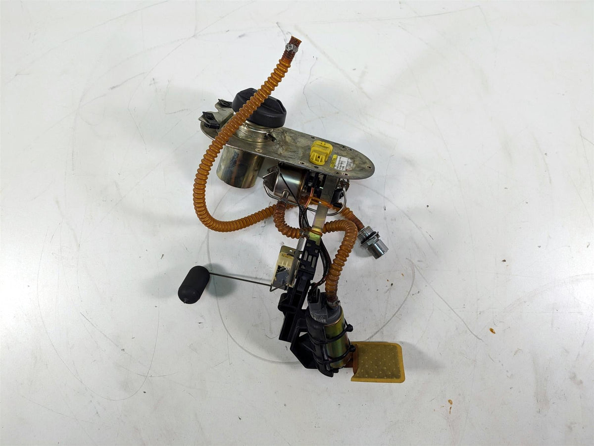 2006 Harley Touring FLHTCUI Electra Glide Fuel Gas Petrol Pump -Read 62897-01B {{ shop.shopifyCountryName }} - Mototech271