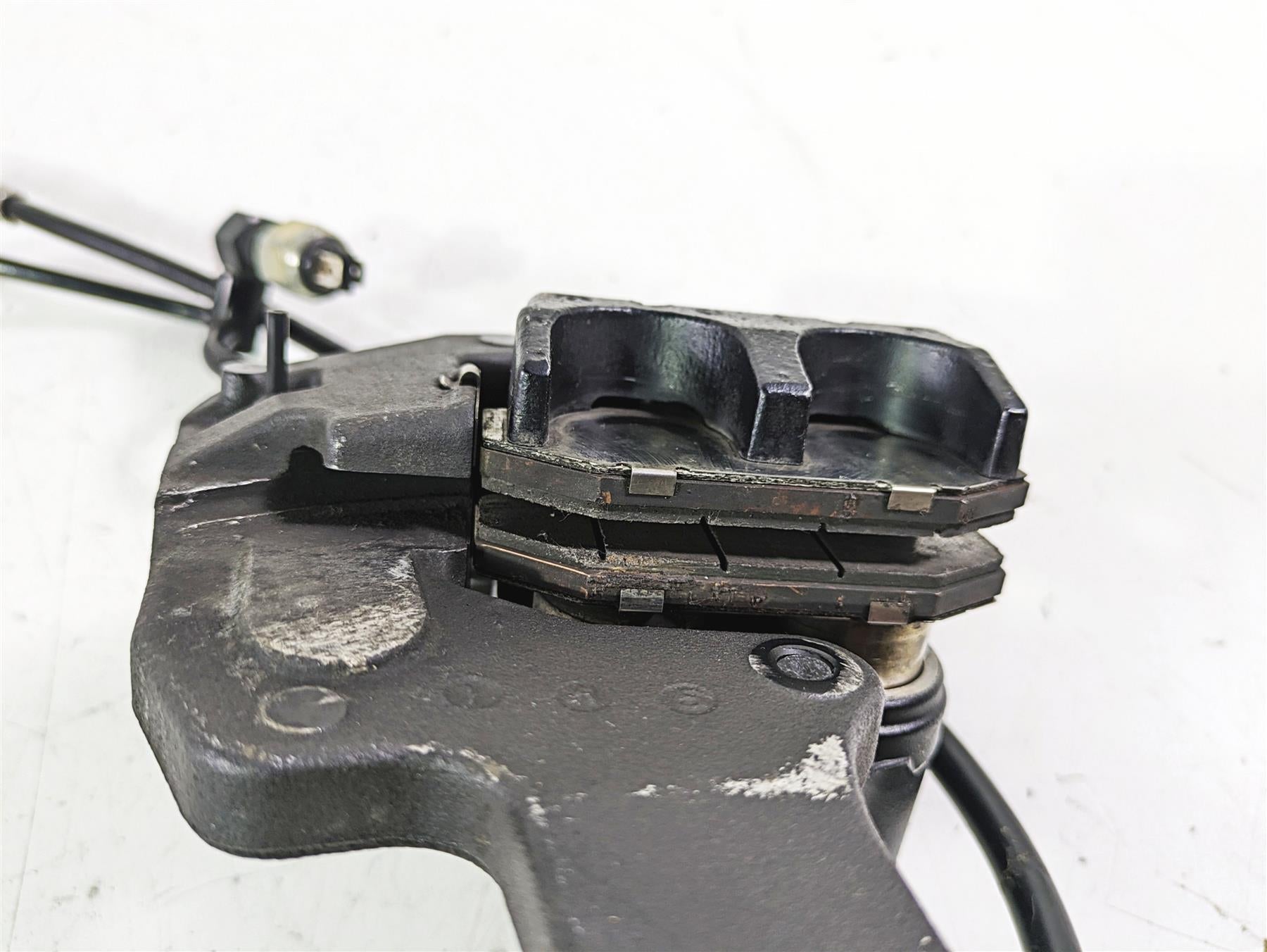 2021 Harley Softail FLSL Slim Rear Brake Caliper & Bracket 41300192 {{ shop.shopifyCountryName }} - Mototech271