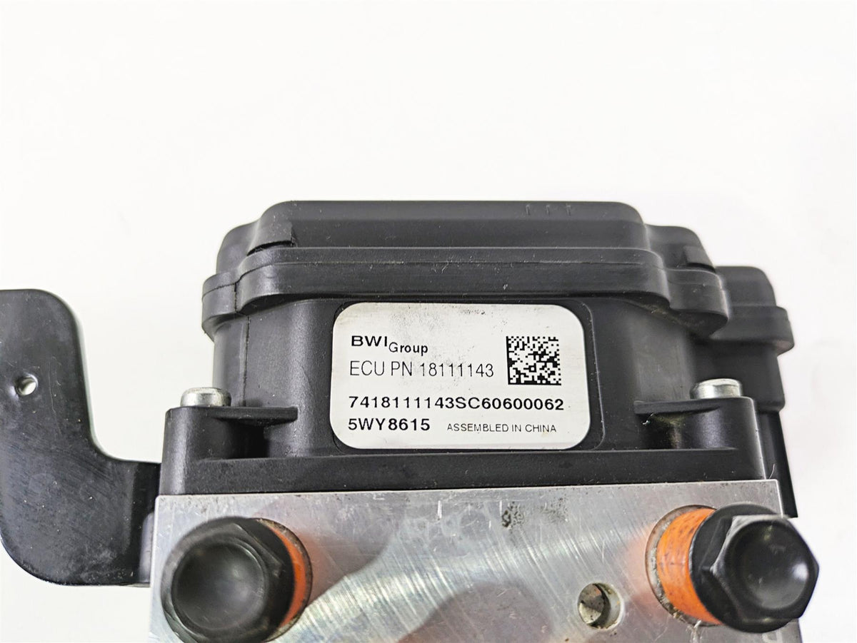 2016 Harley VRSCDX Night Rod Abs Brake Pump Module Unit 40664-08A {{ shop.shopifyCountryName }} - Mototech271
