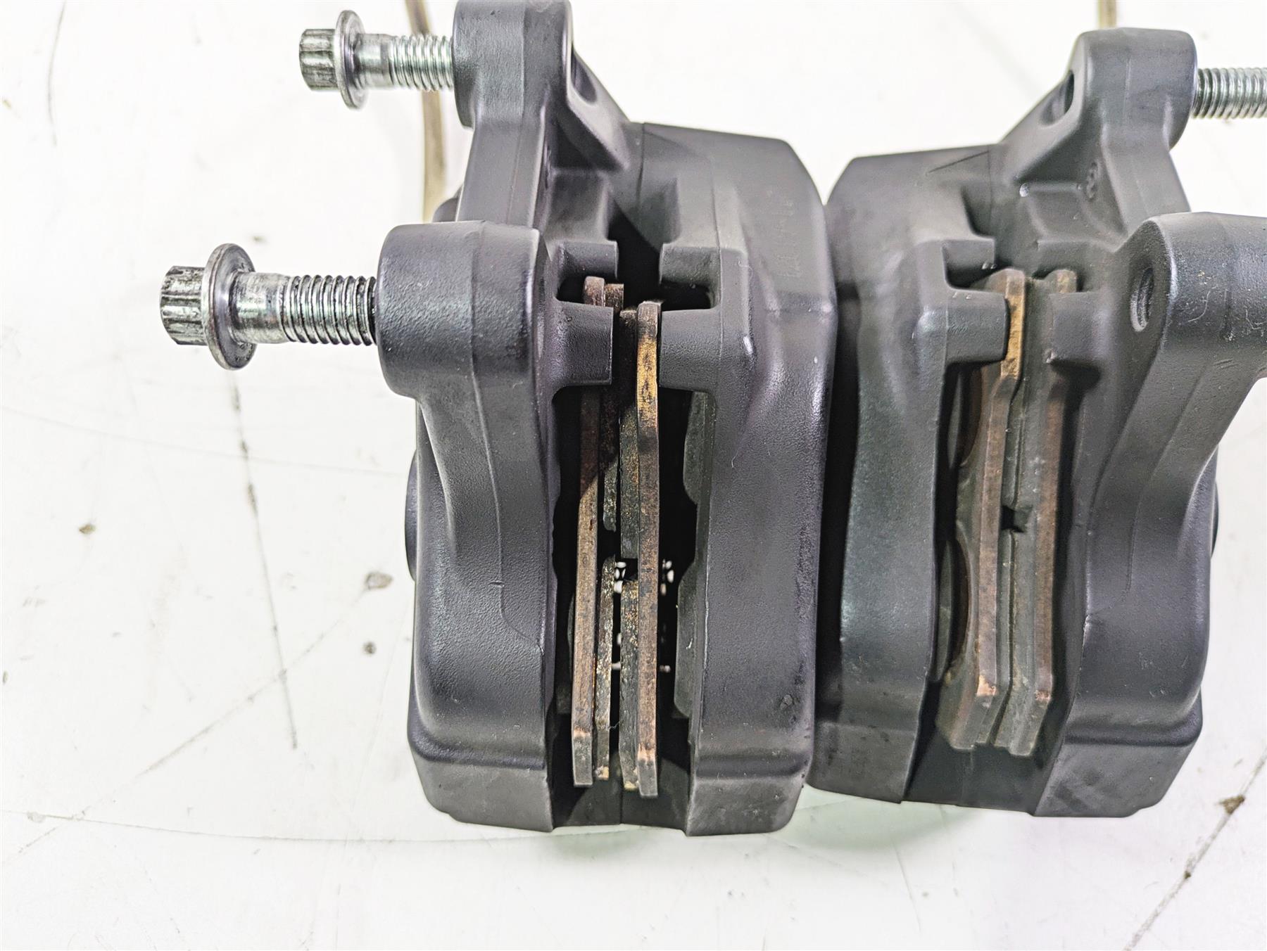 2012 Harley VRSCF Muscle V Rod Front Brembo Brake Caliper Set 44731-08 44732-08 {{ shop.shopifyCountryName }} - Mototech271