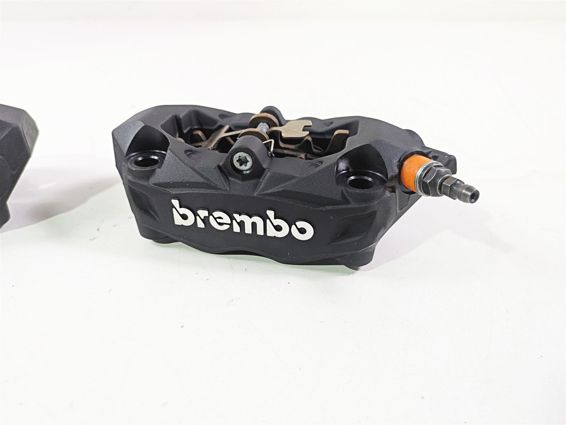 2024 Triumph Street Triple 765 R Front Brembo Brake Caliper Set 100mm T2022510 {{ shop.shopifyCountryName }} - Mototech271
