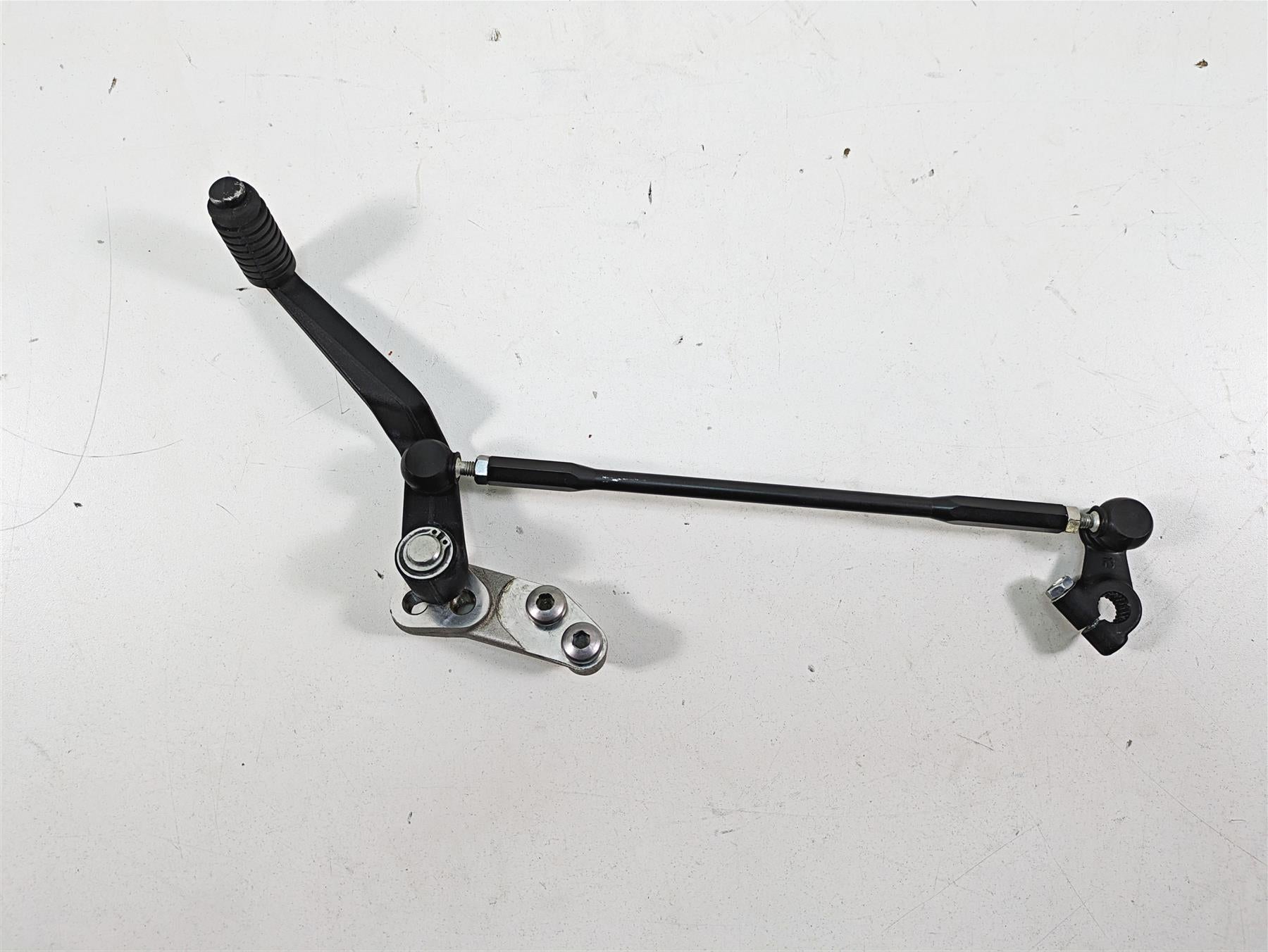 2022 Suzuki GSXR 750 Gear Selector Shifter Pedal & Rod Set 25600-14J10 {{ shop.shopifyCountryName }} - Mototech271