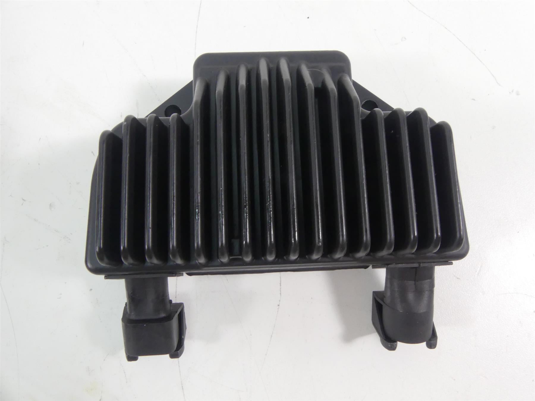 2009 Harley FXDF Dyna Fat Bob Rectifier Voltage Regulator 74631-08A {{ shop.shopifyCountryName }} - Mototech271