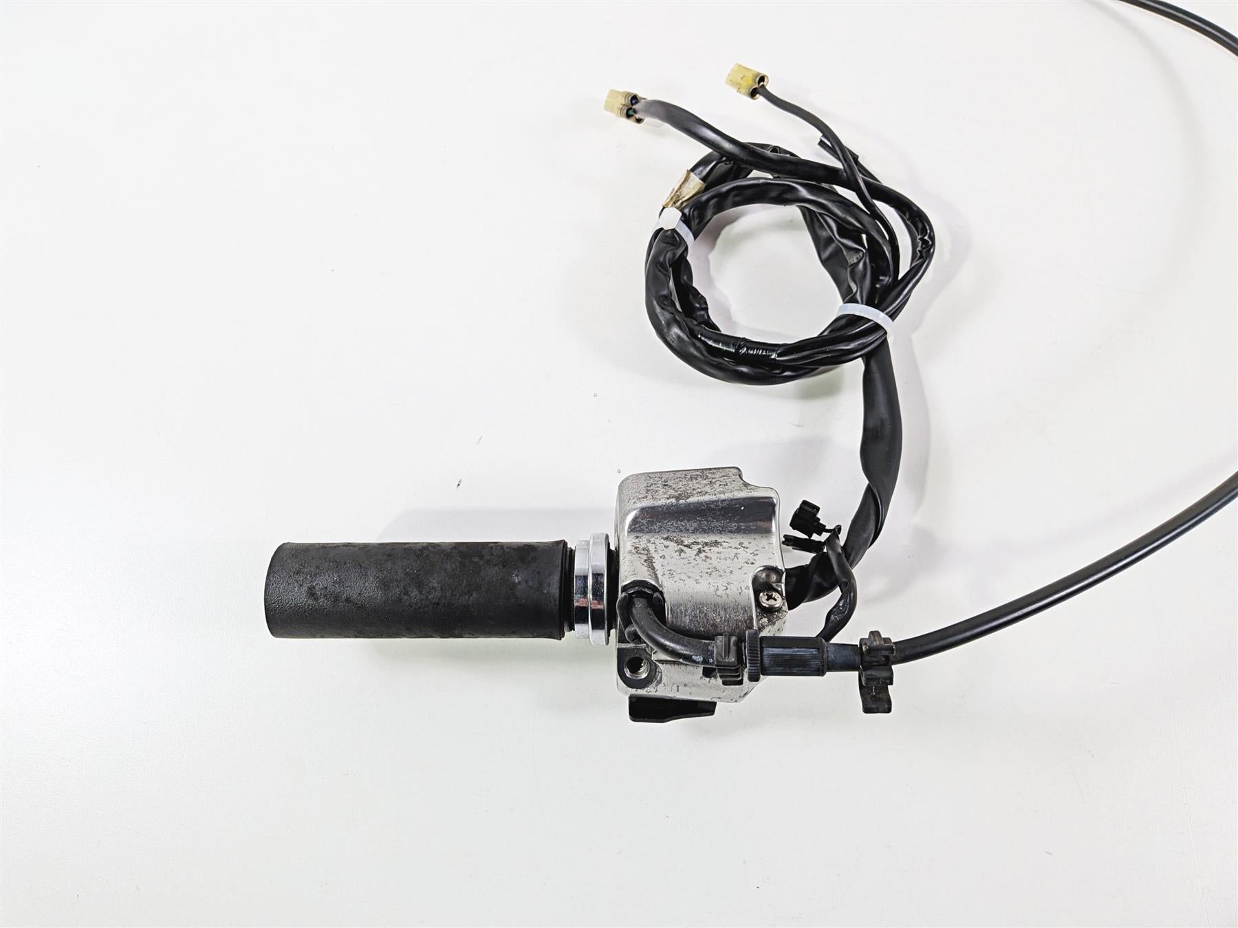 2012 Yamaha XV1900 Raider S Right Hand Control Switch Start 5C7-83973-10-00 {{ shop.shopifyCountryName }} - Mototech271