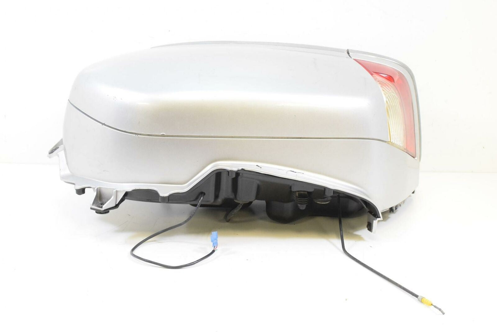 2005 Honda Goldwing GL1800 Right Silver Saddlebag With Light 81211-MCA- {{ shop.shopifyCountryName }} - Mototech271