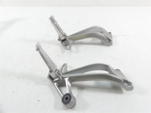 Load image into Gallery viewer, 2007 Yamaha FZ1 Fazer Rear Passenger Footpeg Foot Peg Set 2D1-2742L-00-00 | Mototech271
