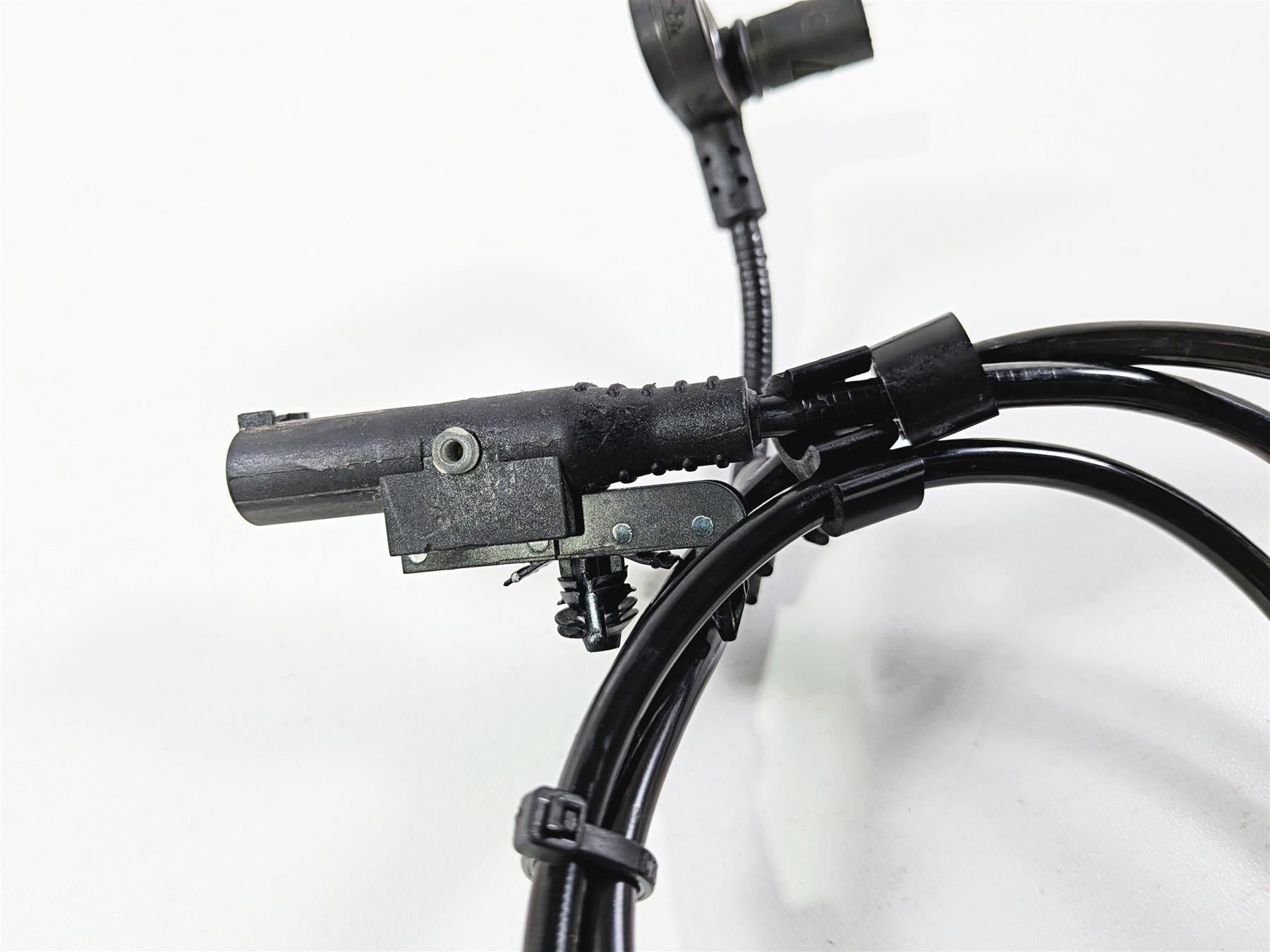 2023 BMW R1250RT RTP K52 Front Abs Brake Wheel Speed Sensor 34529443105 {{ shop.shopifyCountryName }} - Mototech271